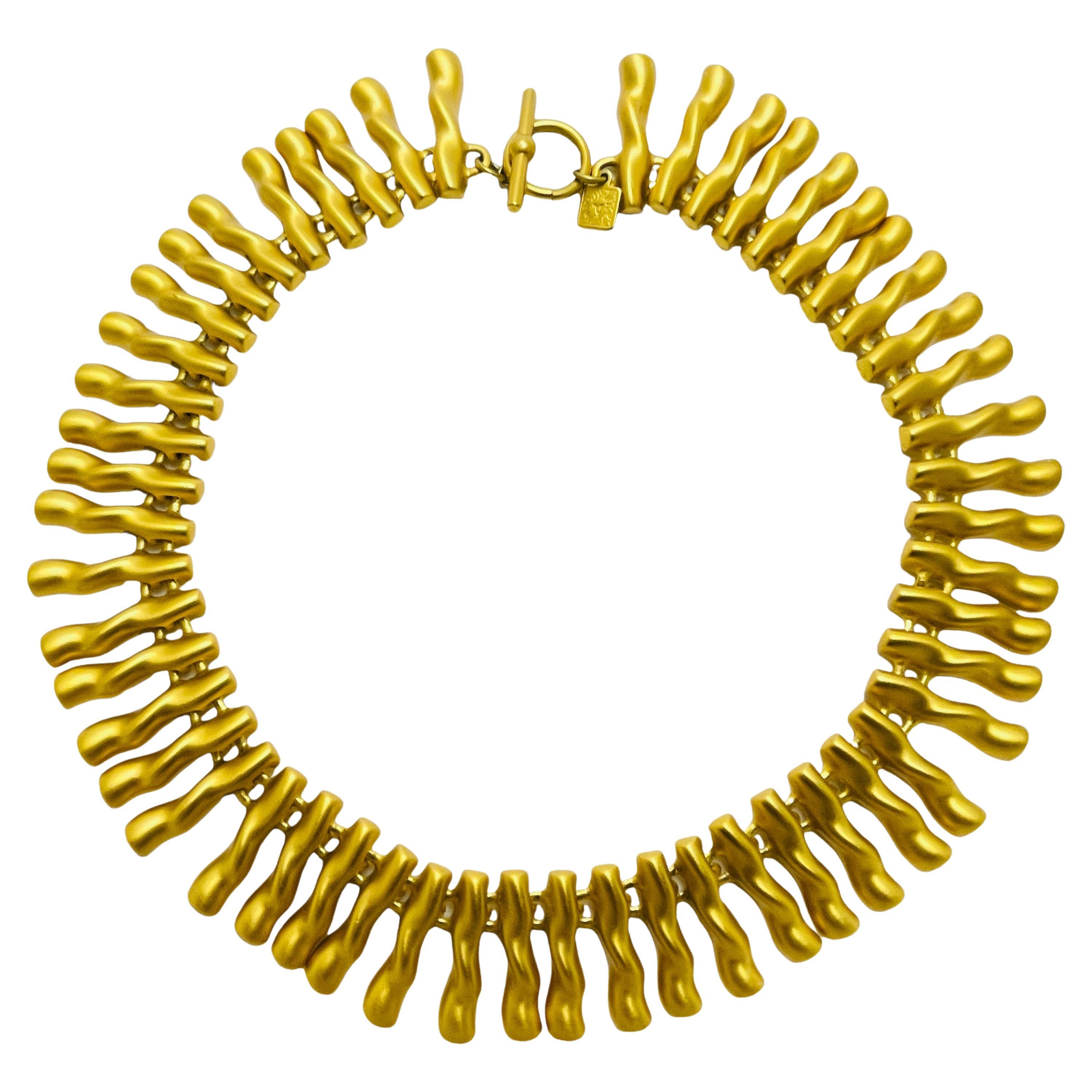 ANNE KLEIN vintage matte gold tone modernist geometrid designer runway necklace For Sale