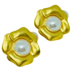 ANNE KLEIN vintage matt gold ton perlen blume designer clip on ohrringe