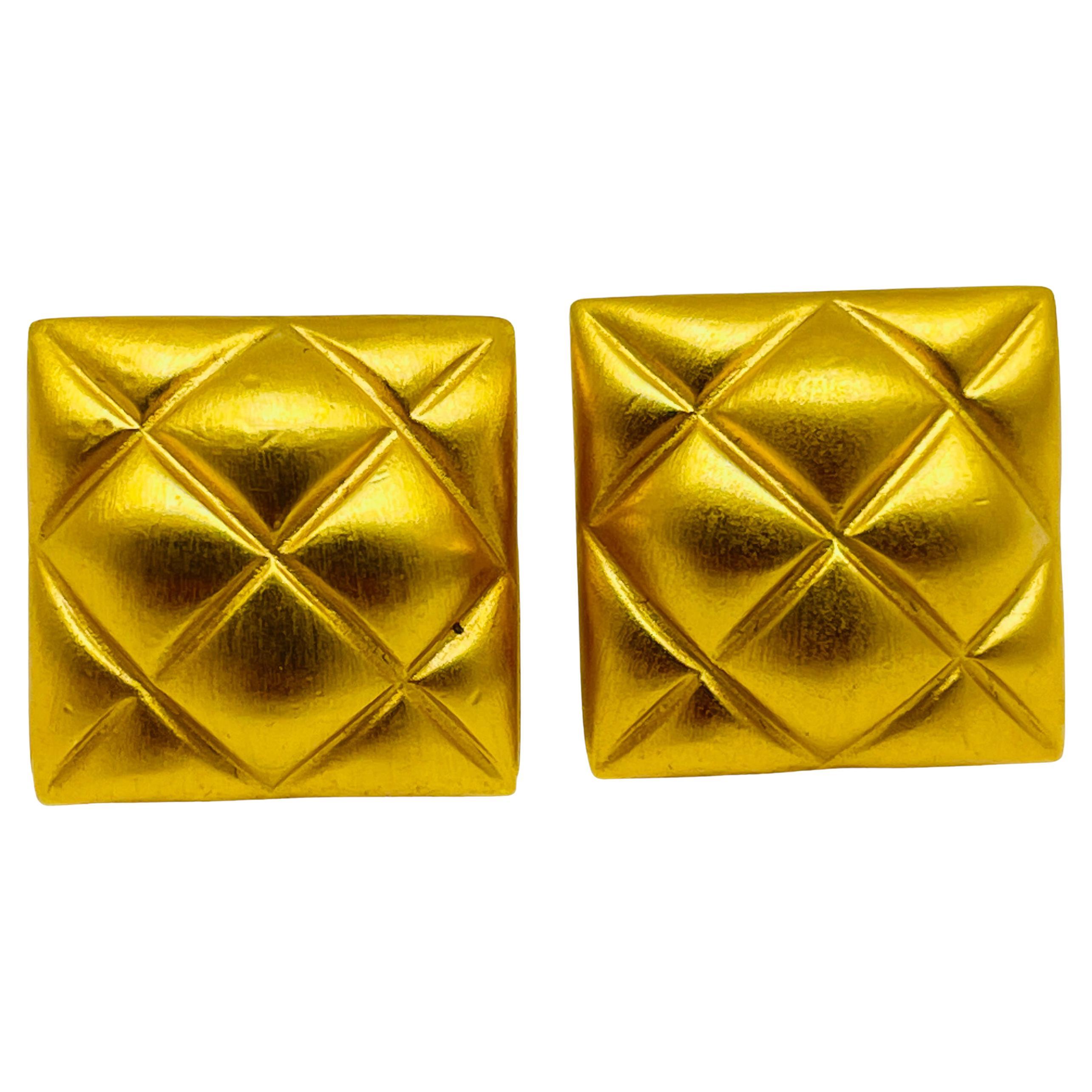 ANNE KLEIN vintage matte gold tone quilted designer 80's earrings
