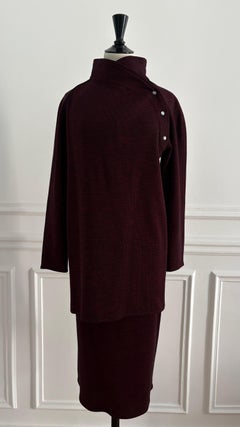 Chaqueta de traje de dos piezas de Anne Marie Beretta en color burdeos, 1988