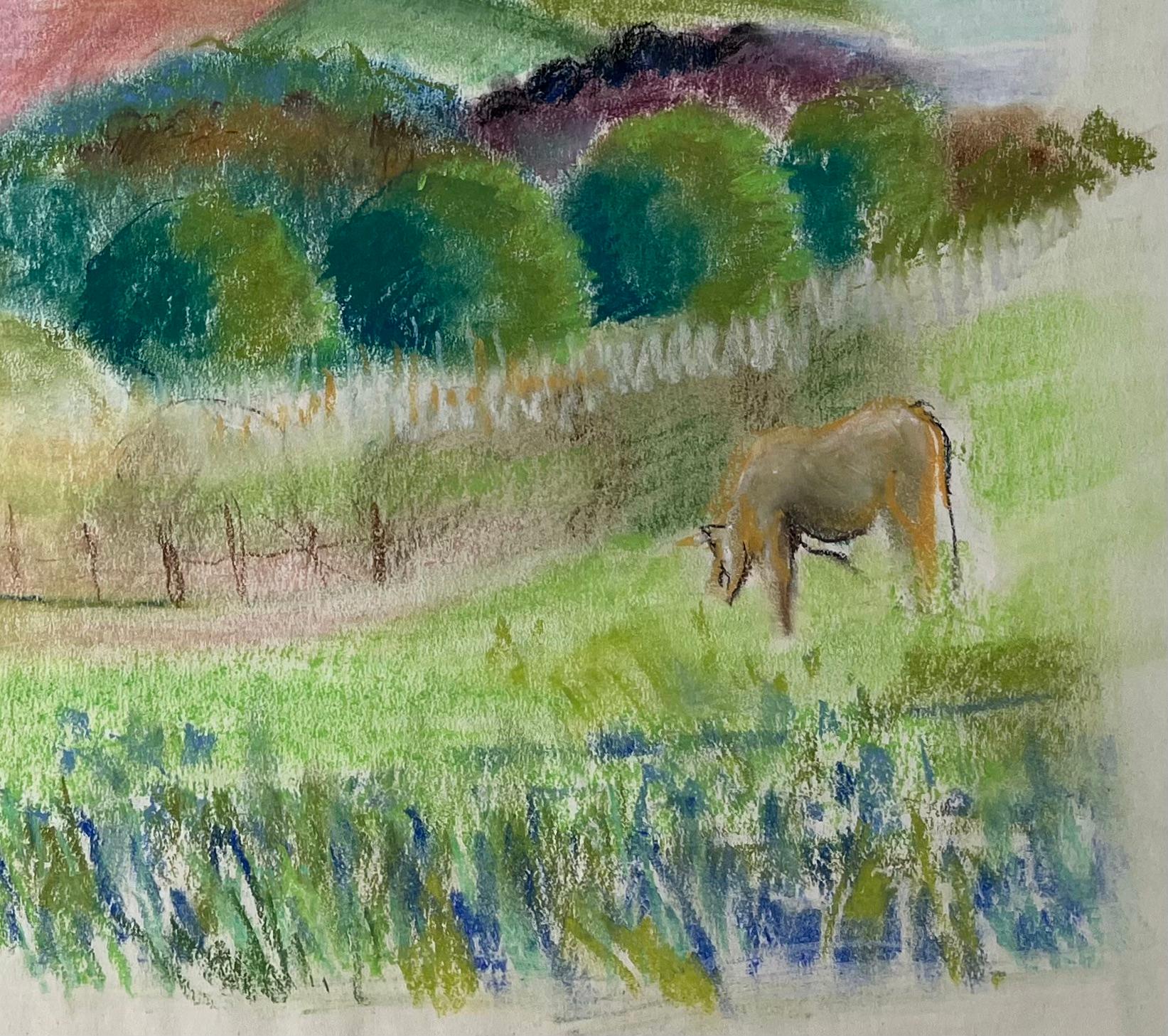 Paesaggio francese a pastello della metà del 20° secolo con Roll & Hill, cavallo e fienile rosso - Painting Postimpressionismo di Anne Marie Migette Perard
