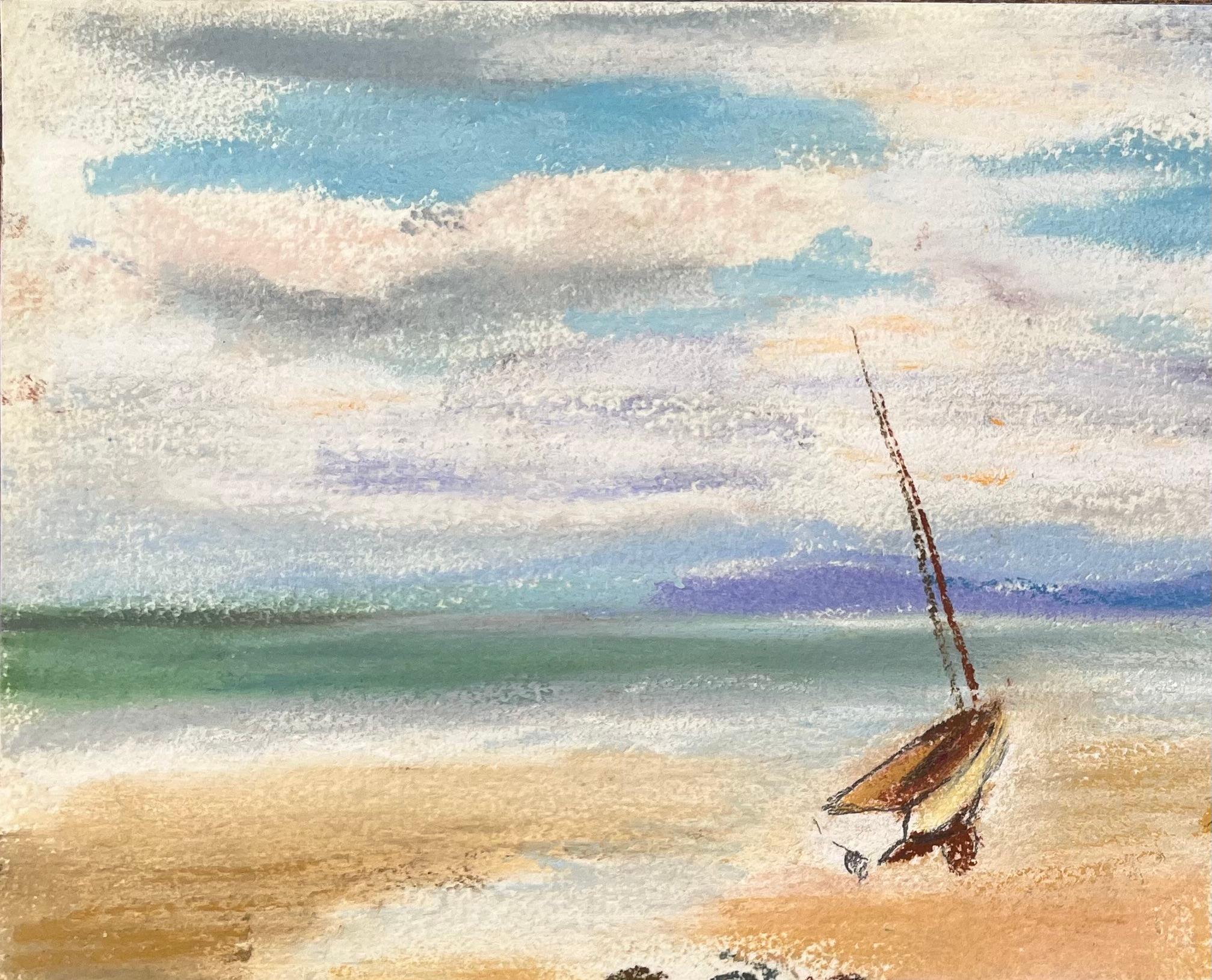 Titolo: Scena di spiaggia francese a pastello di metà secolo con barca a vela e capanne da bagno
di Anne Marie Migette Perard (francese, 1902-1977)
Medio: Pastello su carta non incorniciata
Dimensioni: 6,25 pollici (altezza) x 9,75 pollici
