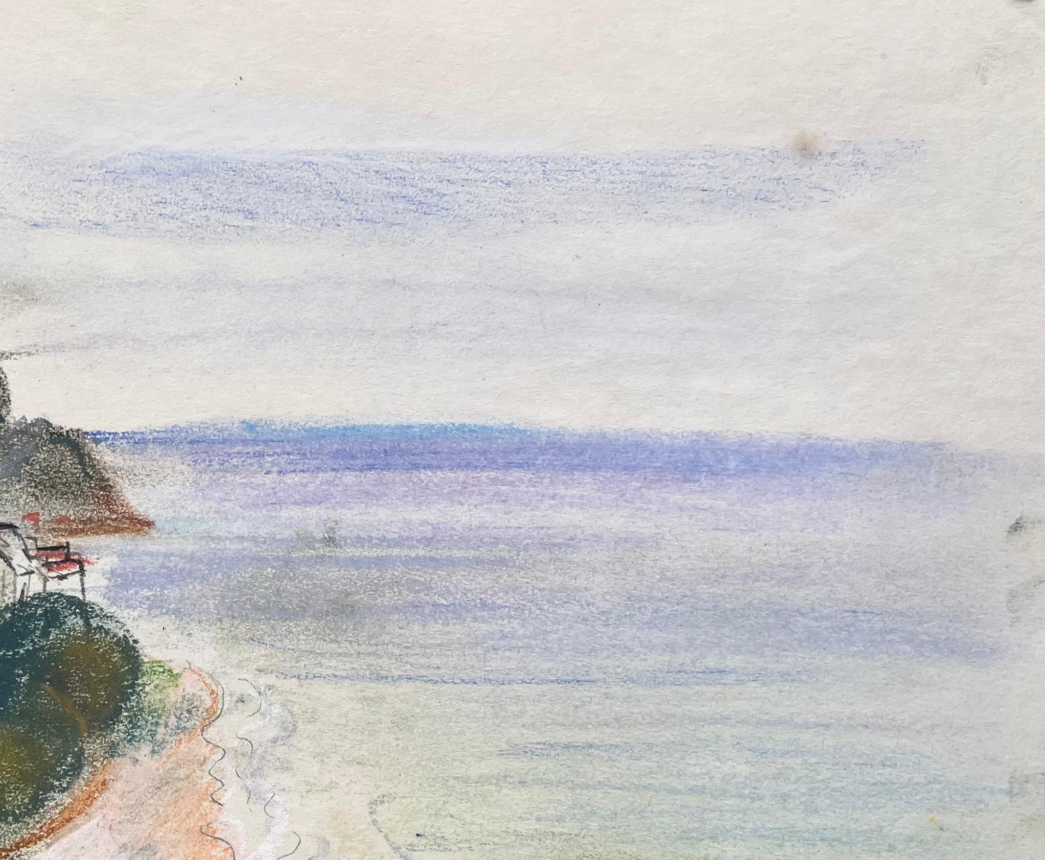 Título: Pastel de mediados del siglo XX de escena costera con pueblo e iglesia en el acantilado
de Anne Marie Migette Perard (francesa 1902-1977)
Soporte: Pastel sobre papel sin enmarcar
Tamaño: 10,5 pulgadas (alto) x 14,5 pulgadas (ancho) 
Estado: