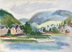 Pastel de mediados del siglo XX de pueblo ribereño y barco en Francia