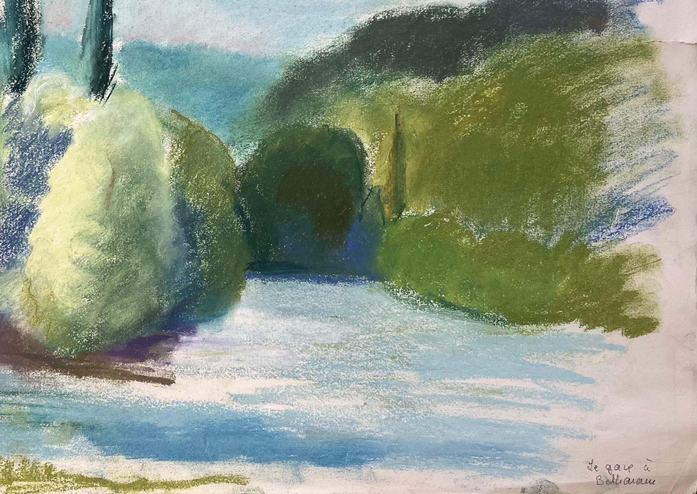 Título: Pastel de mediados del siglo XX del río en Brantôme en Francia
de Anne Marie Migette Perard (francesa 1902-1977)
Soporte: Pastel sobre papel sin enmarcar
Tamaño: 14,75 pulgadas (alto) x 21,25 pulgadas (ancho) 
Estado: Como es normal en las