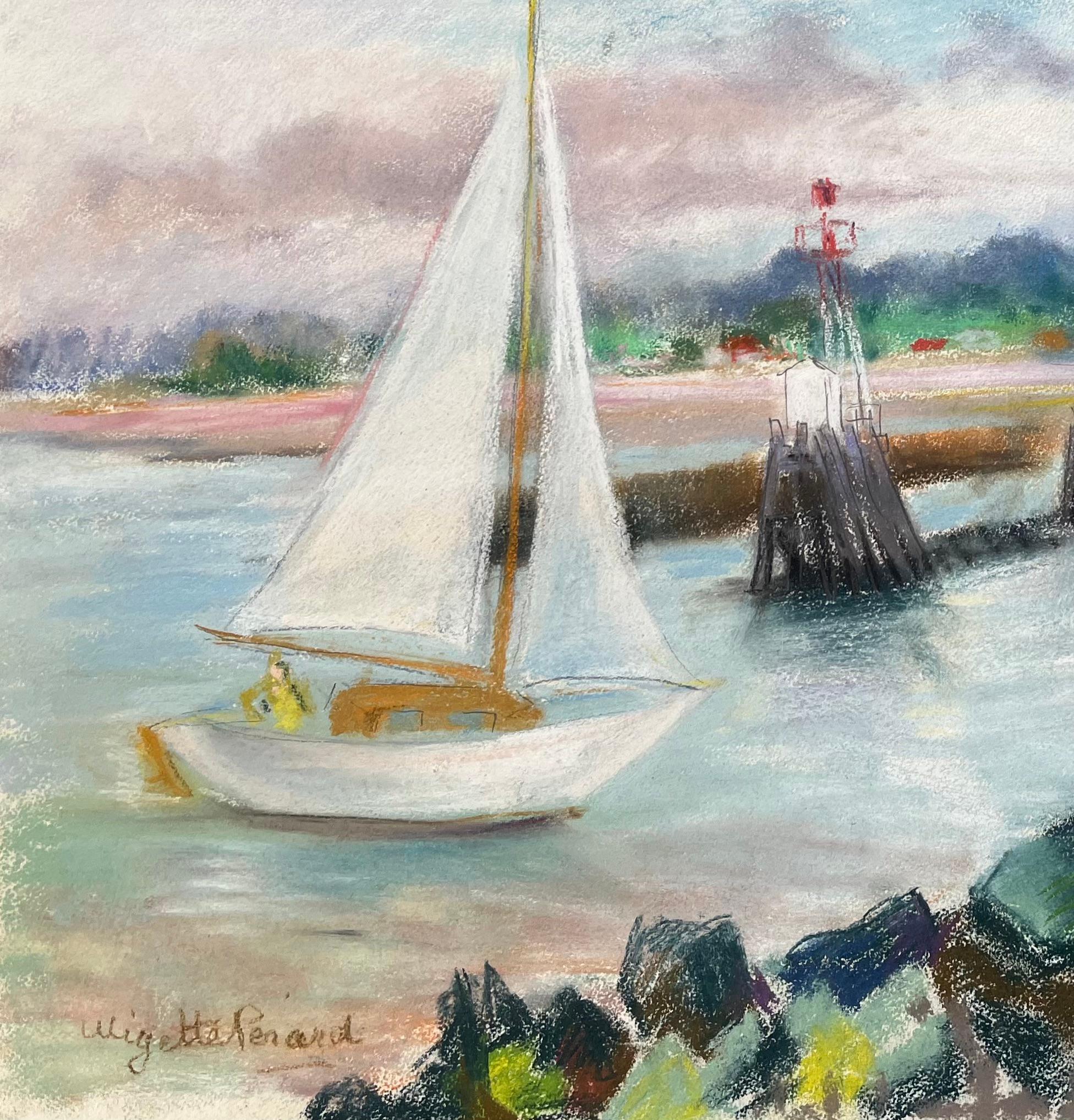 Pastello post-impressionista della metà del XX secolo raffigurante una barca a vela e un faro al porto - Painting Postimpressionismo di Anne Marie Migette Perard