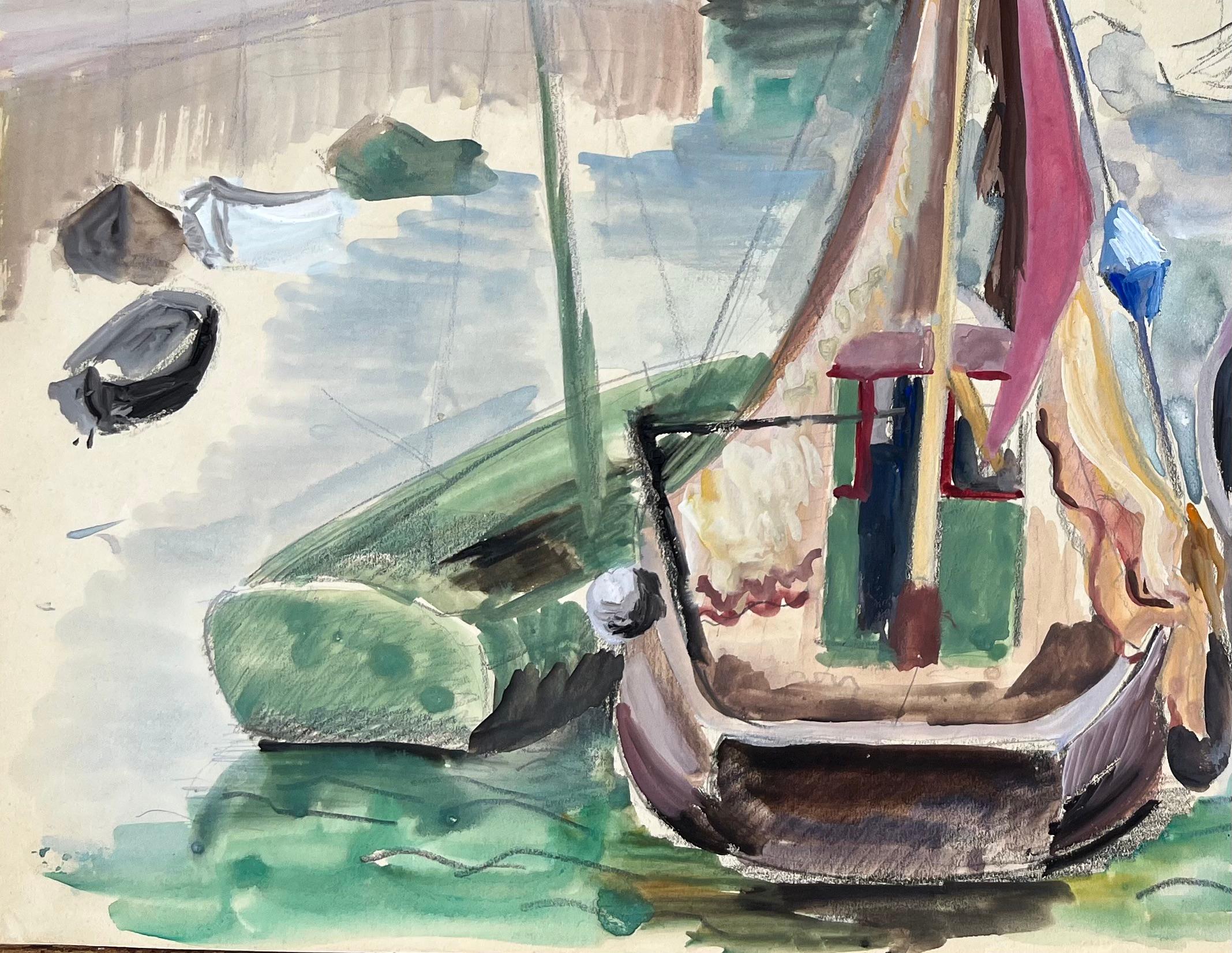 Scena portuale francese di metà secolo con barche a vela colorate attraccate al porto - Figurative Painting Grigio di Anne Marie Migette Perard