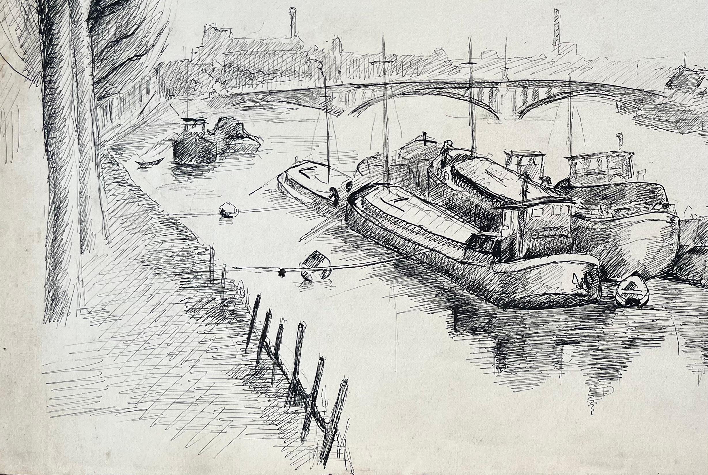 Disegno a inchiostro francese di metà secolo di chiatte ormeggiate sul fiume con ponte industriale - Figurative Painting Grigio di Anne Marie Migette Perard