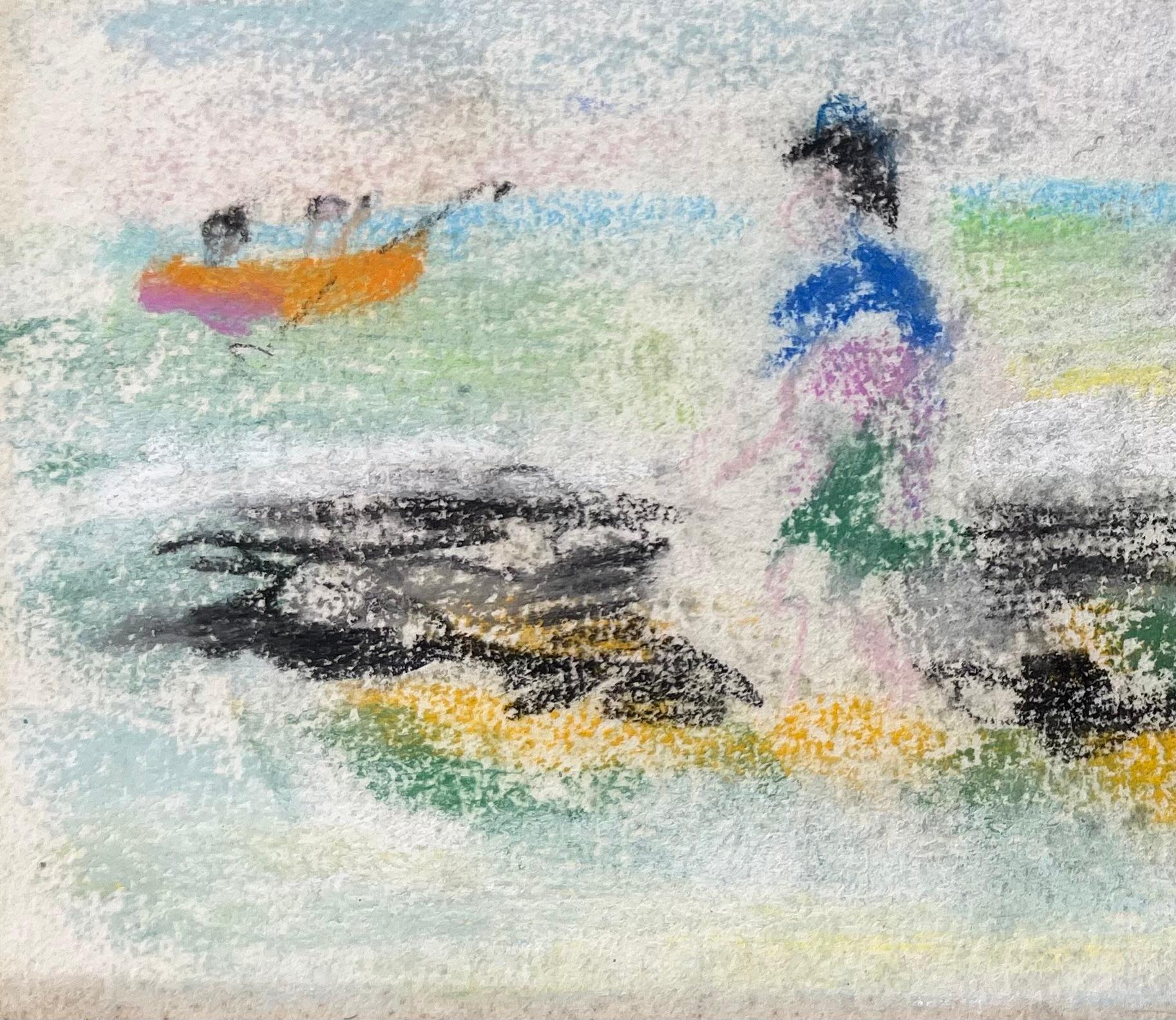 Titolo: Scena costiera a pastello francese di metà secolo con bambini che giocano e barca a remi arancione
di Anne Marie Migette Perard (francese, 1902-1977)
Medio: Pastello su carta non incorniciata
Dimensioni: 5,5 pollici (altezza) x 9 pollici