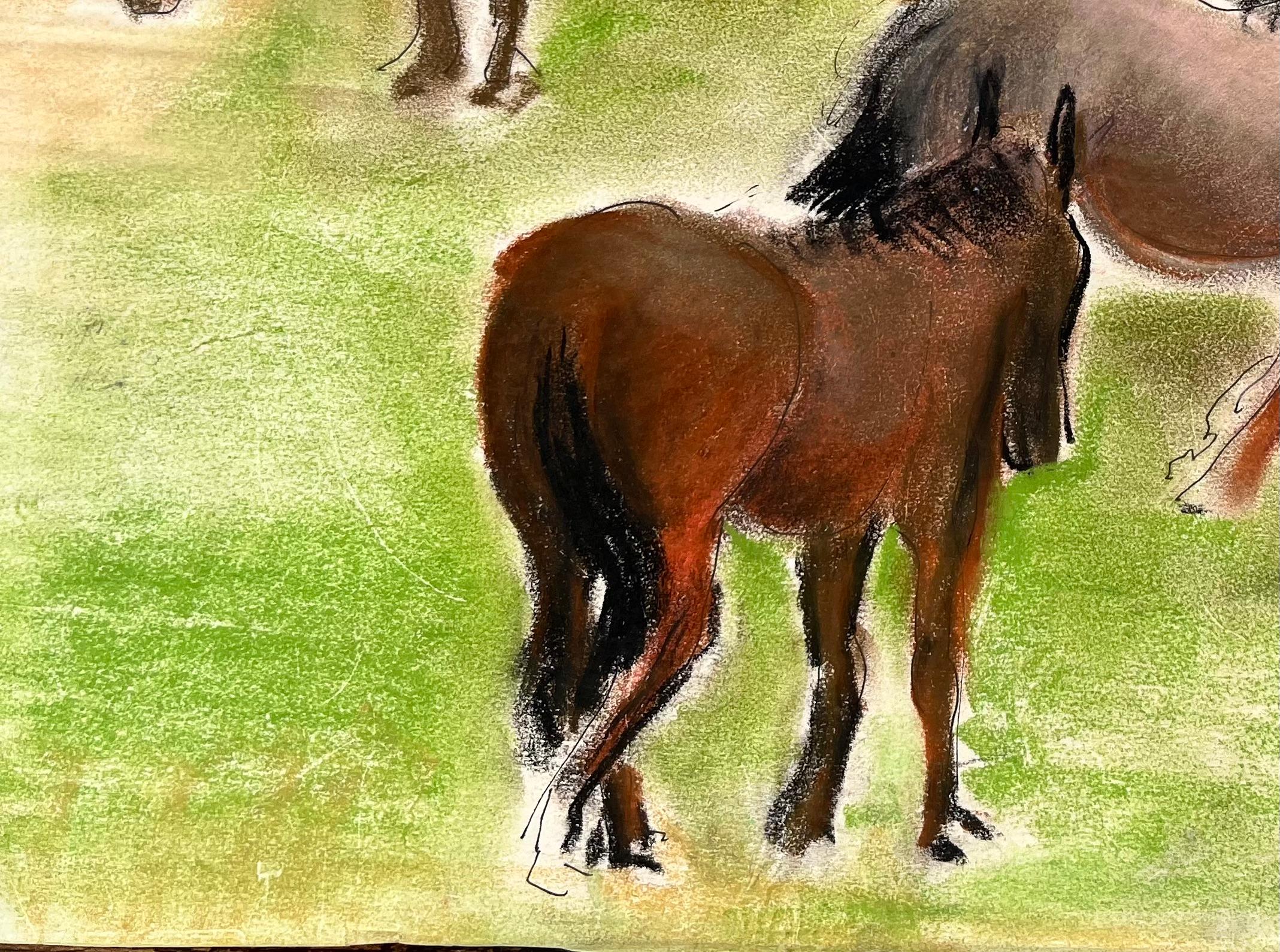 Titre : Dessin au pastel français du milieu du siècle représentant quatre chevaux broutant dans un paysage de prairie
par Anne-Marie Migette Perard (française 1902-1977)
Signé : Oui
Support : Pastel sur papier non encadré collé sur carte
Taille :