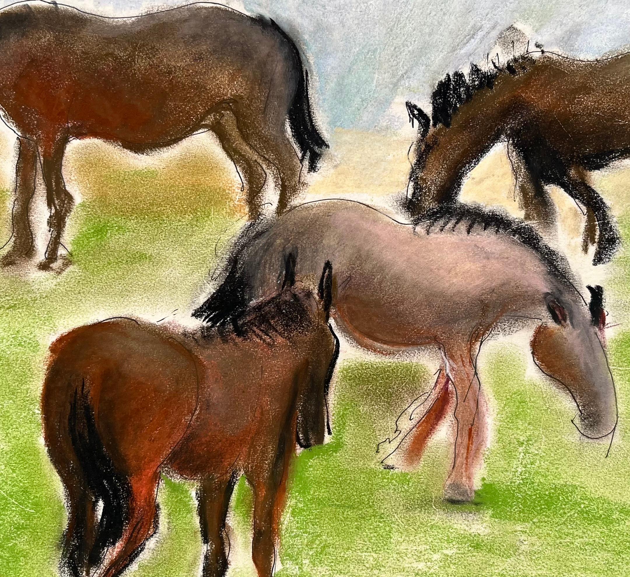 Dessin français au pastel du milieu du siècle dernier représentant quatre chevaux grattant dans un paysage de prairie en vente 2