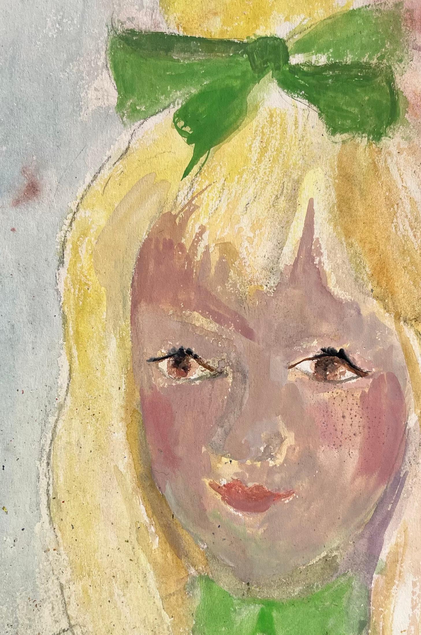 Acuarela francesa de mediados de siglo Retrato de niña rubia con lazo y vestido verdes en venta 2