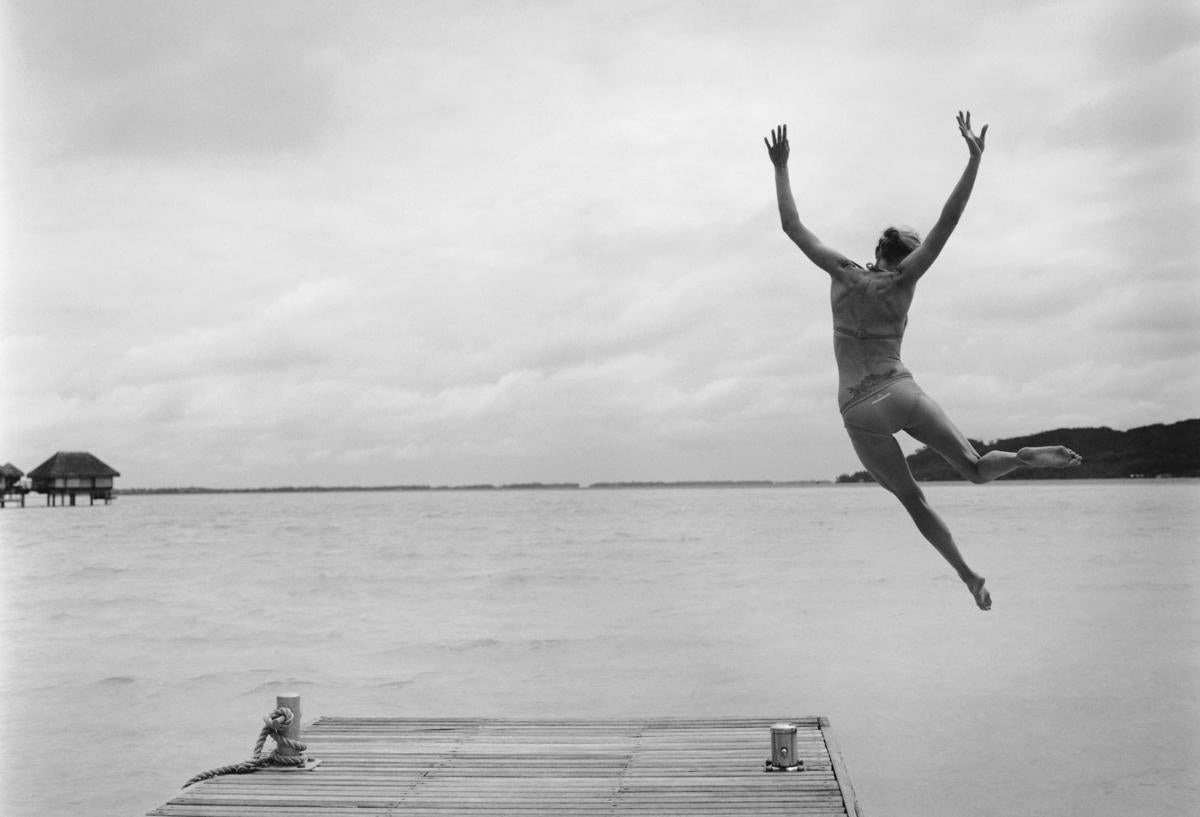 Anne Menke Figurative Photograph – Freitag