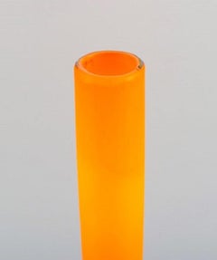 Anne Nilsson pour Orrefors, vase en verre d'art transparent et orange soufflé à la bouche, années 1980