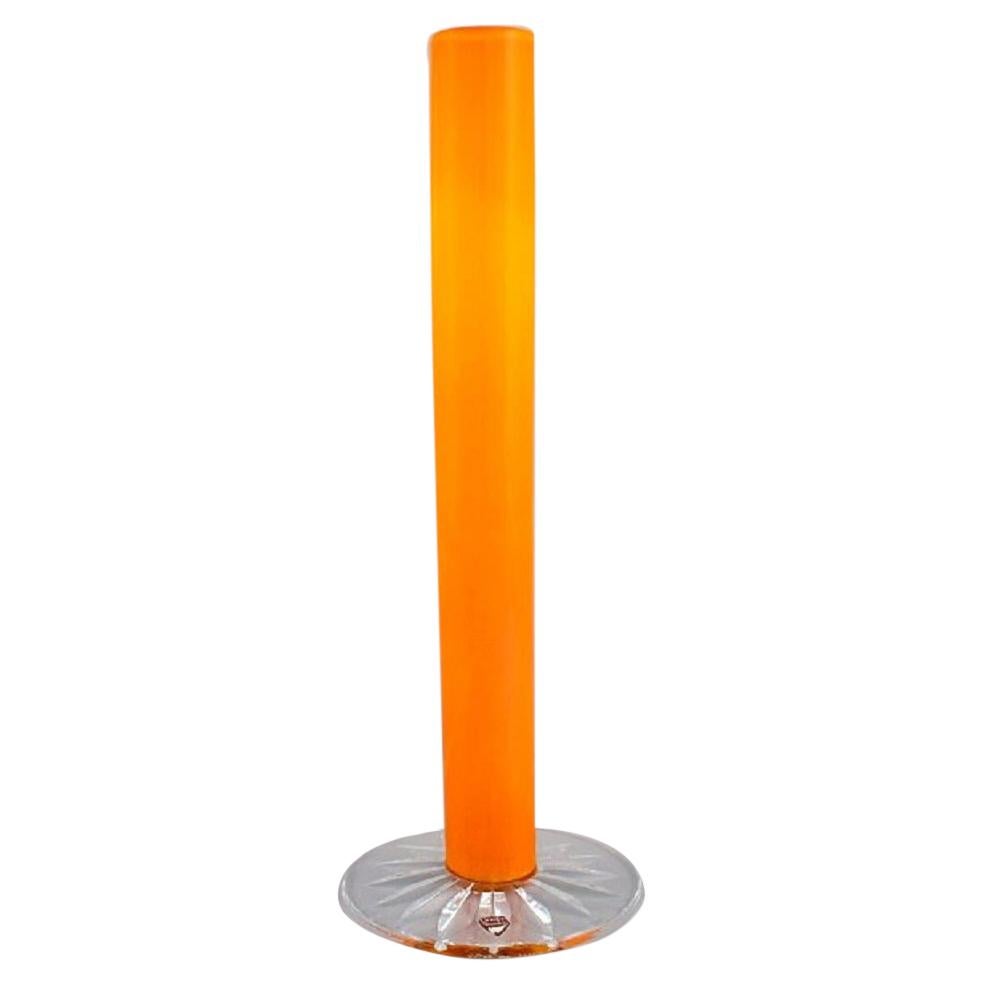 Anne Nilsson pour Orrefors, vase en verre d'art transparent et orange soufflé à la bouche, années 1980 en vente