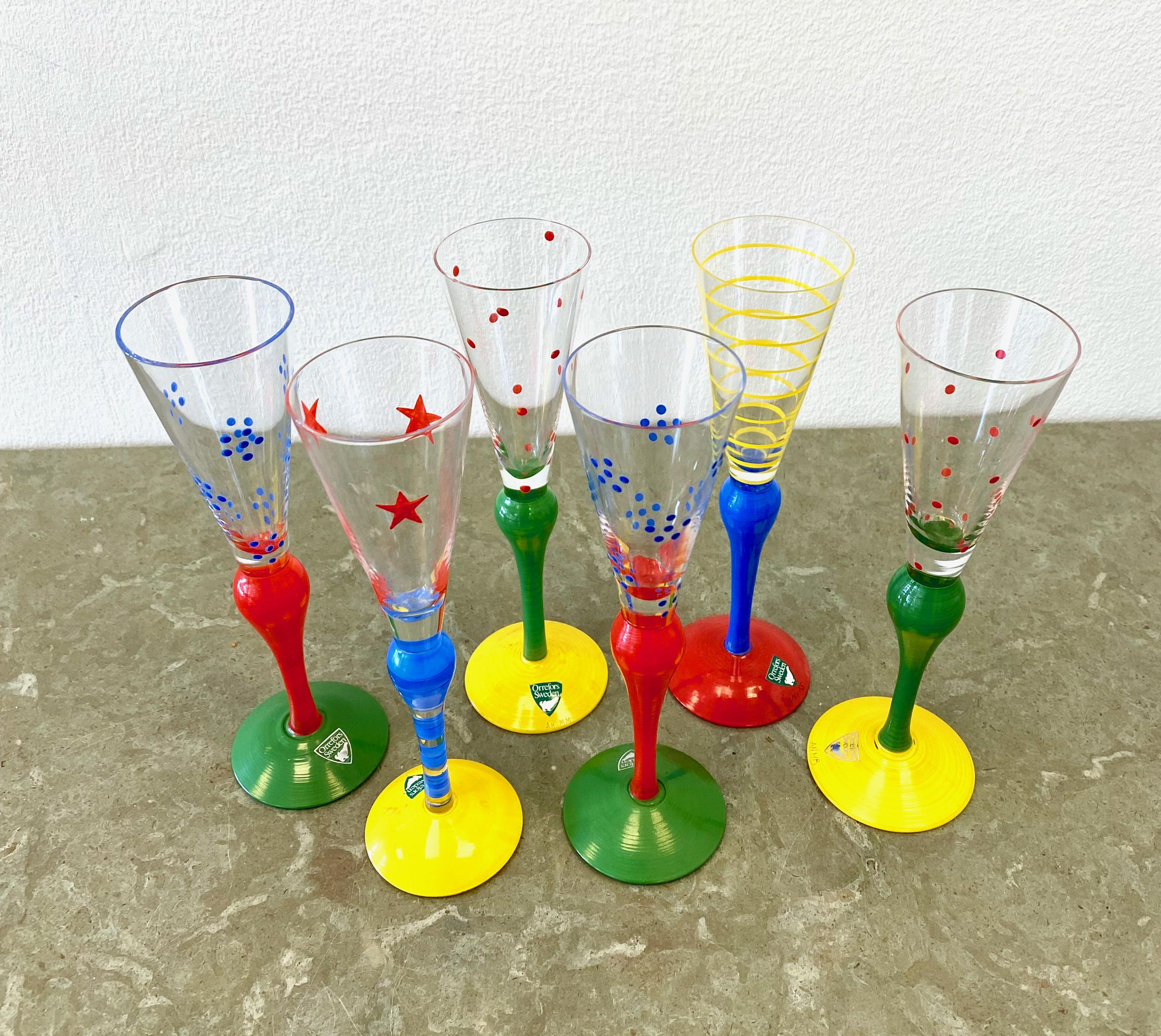 El popular patrón Payaso de Anne Nilsson se introdujo en 1992. Aquí tienes un juego de 6 vasos de aguardiente con diferentes motivos. El patrón se dejó de fabricar
en 1999.