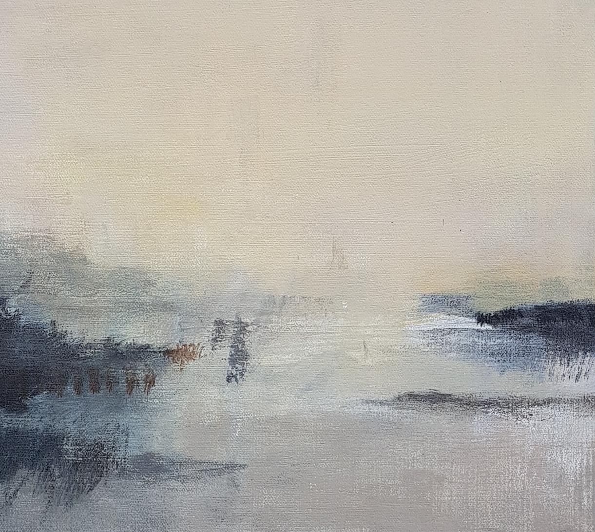 „“Mist“, Abstraktes Landschaftsgemälde aus Acryl in Hellgelb, Marineblau, Nuancen (Grau), Abstract Painting, von Anne Revol