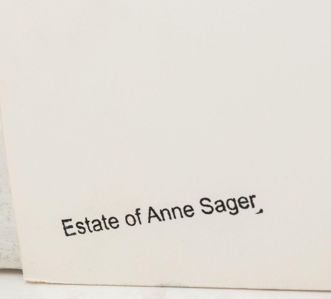 Anne Sager (americana, 1930-2024), Nudo femminile seduto, fotografia a colori, stampa cromogenica su carta Kodak, montata su tavola, della serie 
