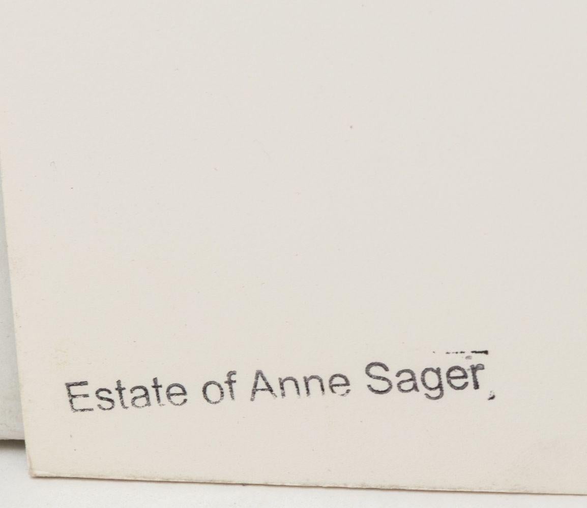 Anne Sager (américaine, 1930-2024), Standing Female Figure, Color Photograph, Chromogenic Print on Kodak Paper, de la série 