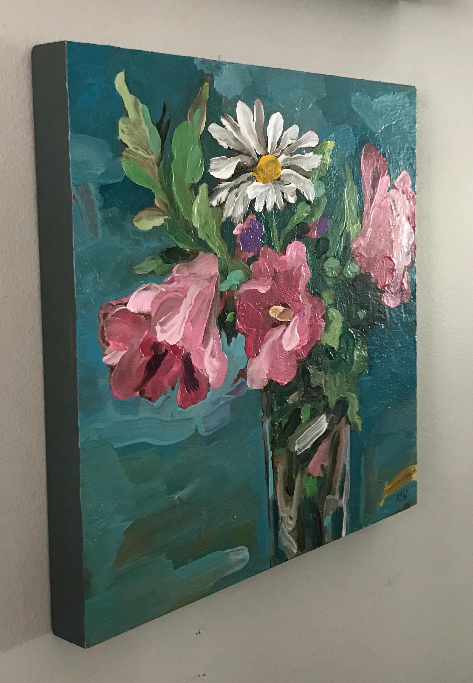 „Sommerblumen“, Stillleben, Blüten, rosa, weiß, grün, blau, Ölgemälde (Blau), Still-Life Painting, von Anne Sargent Walker