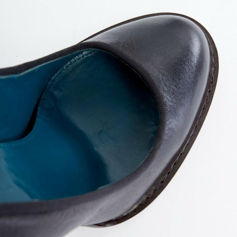 ANNE VALERIE HASH - Chaussures à talons épais en cuir noir avec bouts ronds empilés EU37 US7 GB4 en vente 5
