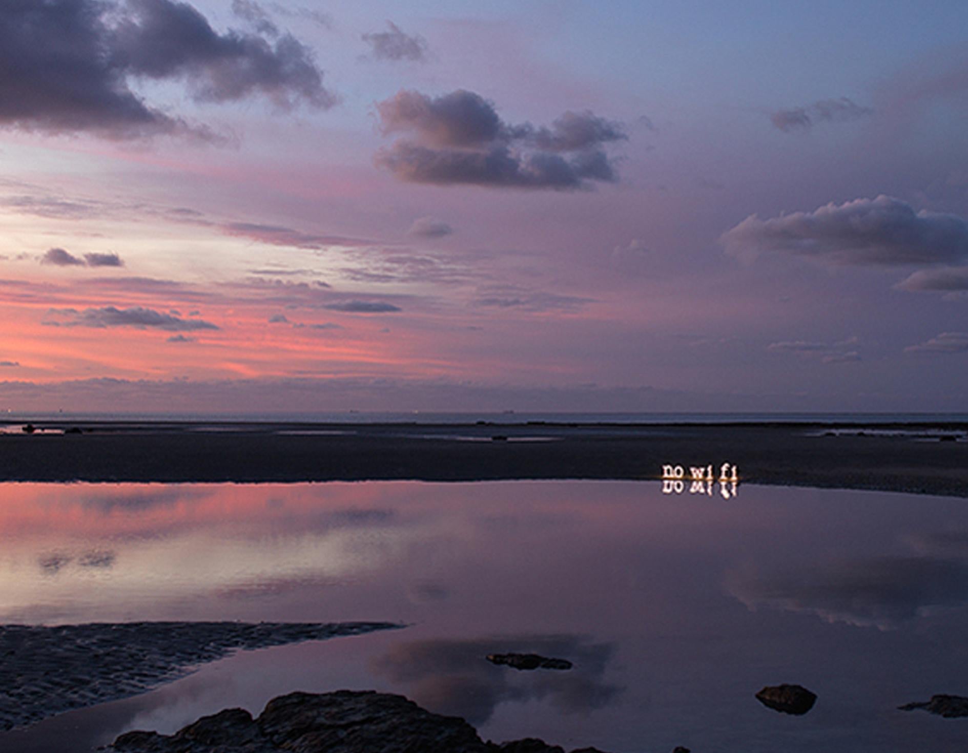 No Wifi, le projet d'art du rêve - Conceptuel Photograph par Anne Valverde