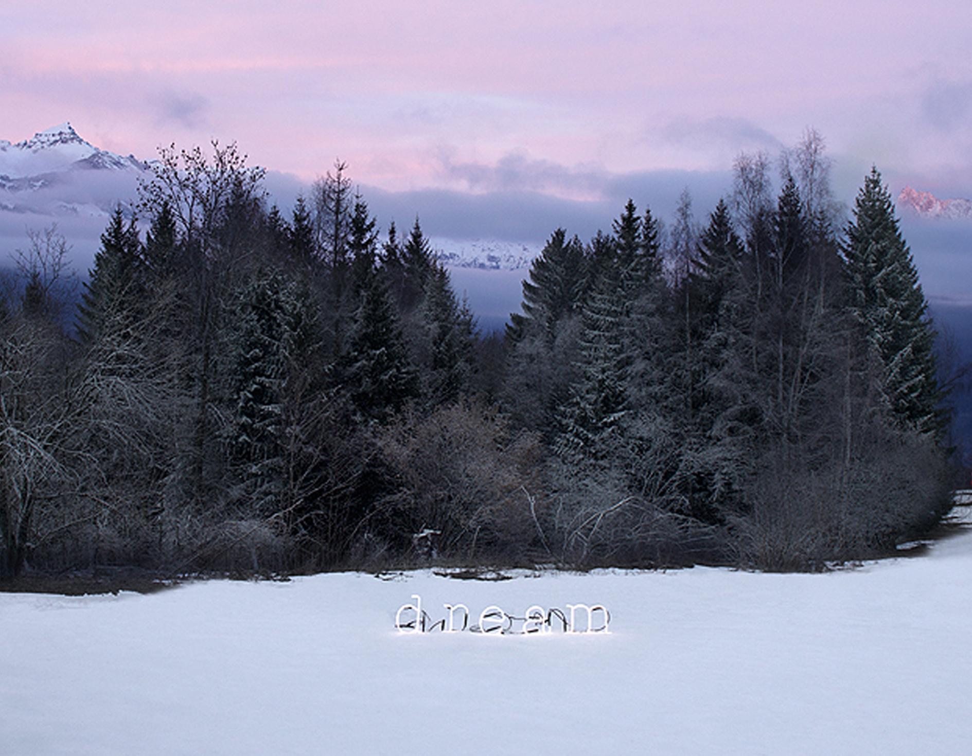 Snow Dream Pink, The Dream Art Project – Photograph von Anne Valverde
