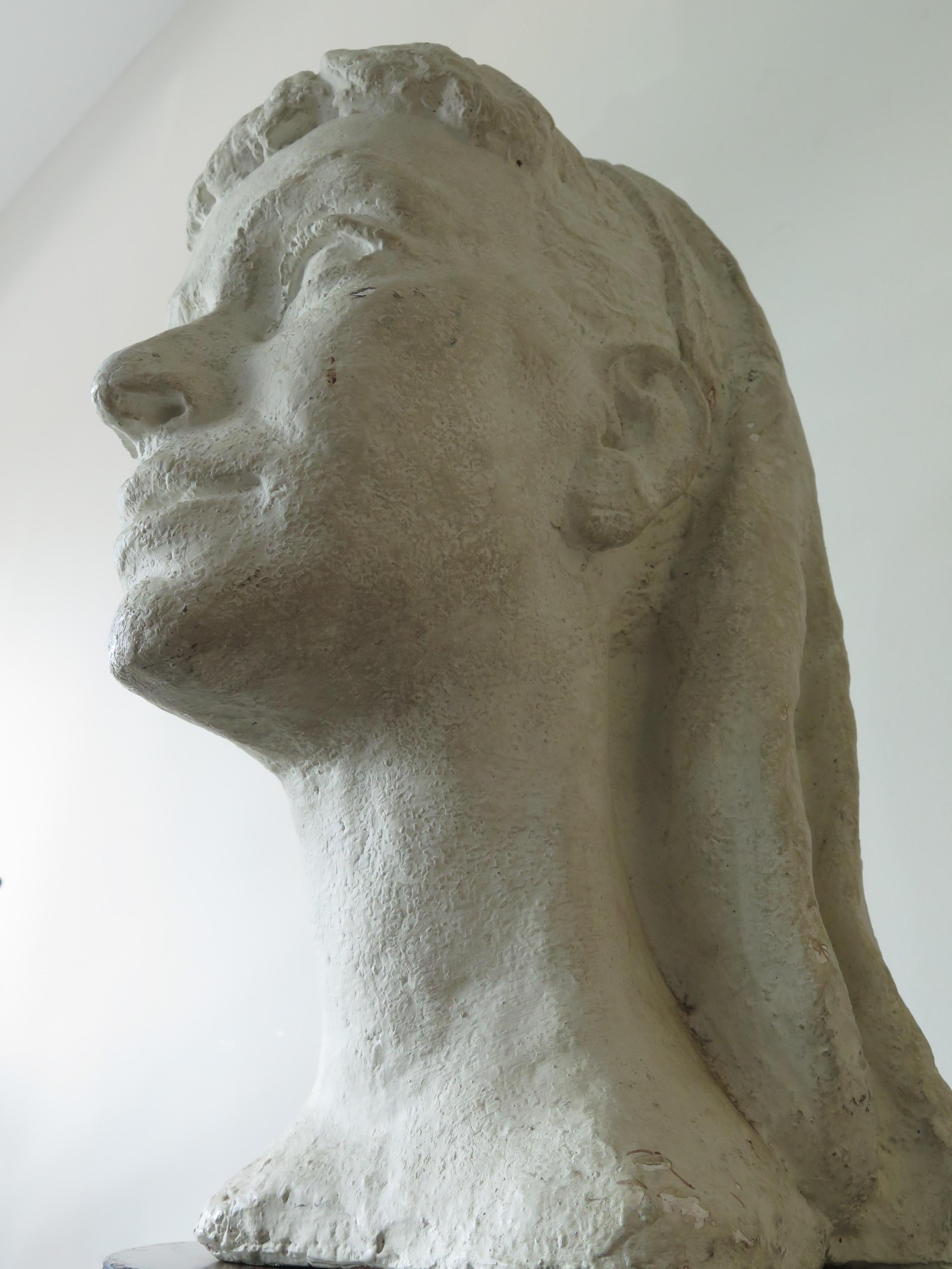 Anne Van Kleeck Gips-Skulptur aus der Mitte des Jahrhunderts (Mitte des 20. Jahrhunderts) im Angebot