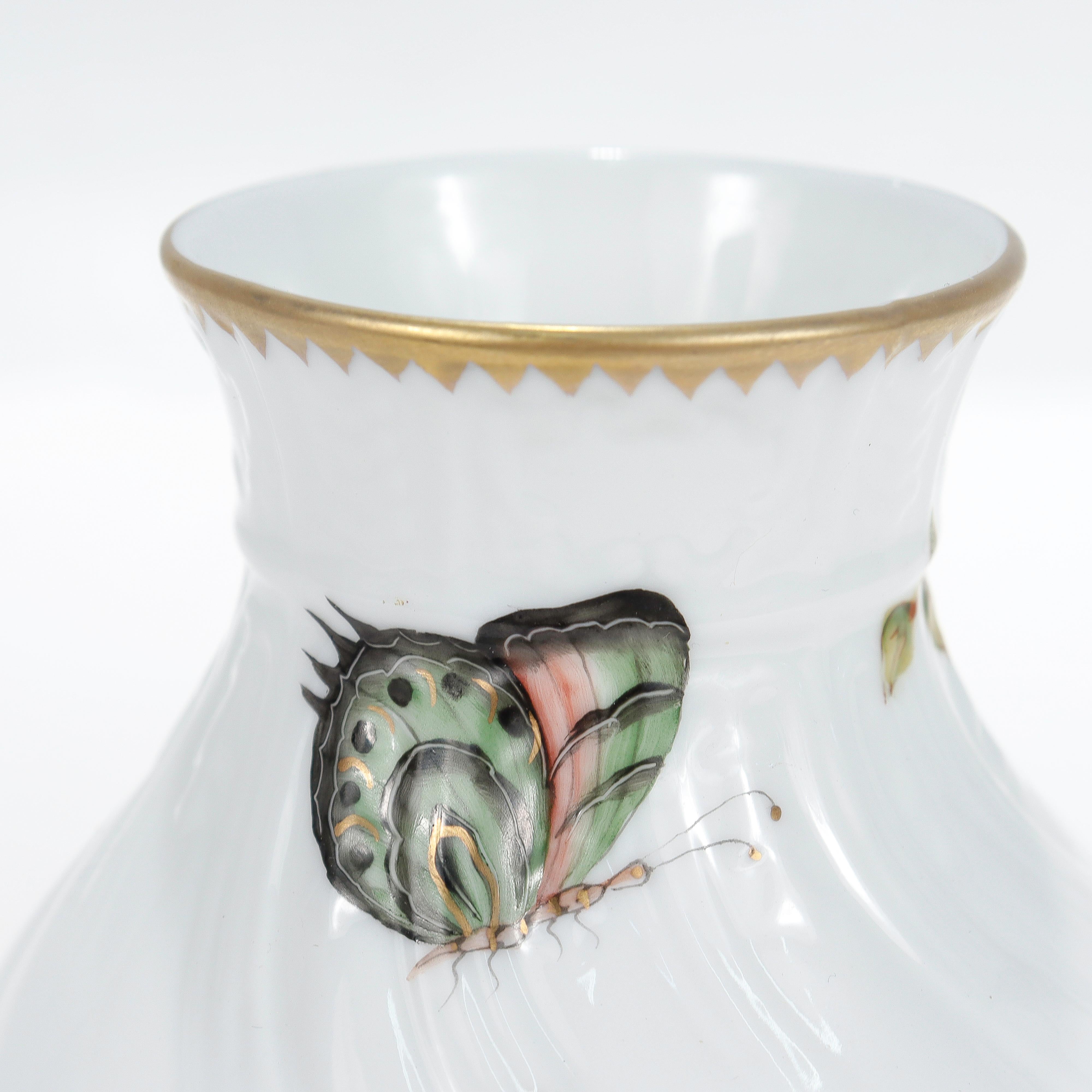 Vase en porcelaine peint à la main Budapest Spring Butterfly & Dragonfly 5