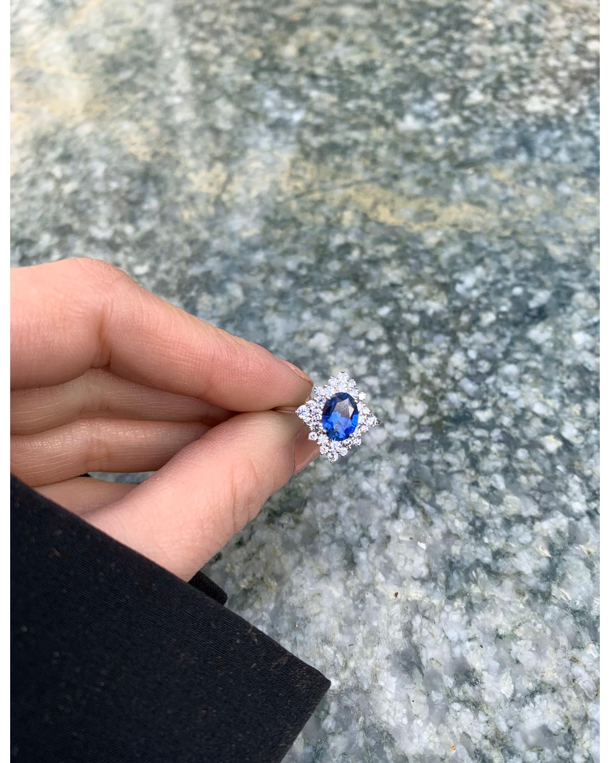 Contemporary Annellino Italian Fine Jewellery Blue Ceylon Sapphire and White Diamond Ring For Sale
