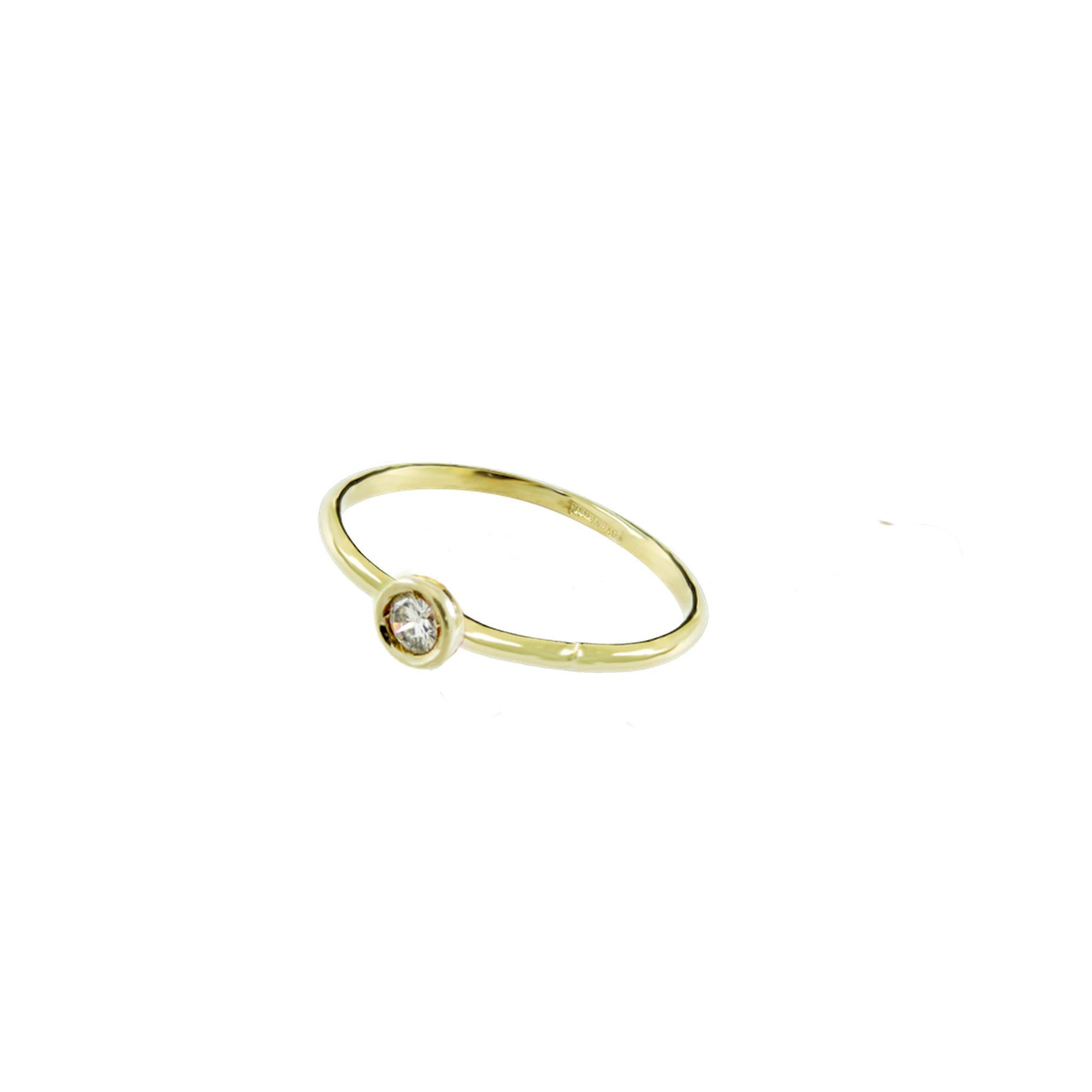 Women's Annellino Italian Fine Jewellery Pink Sapphire Bezel Set 18K Stacking Ring For Sale