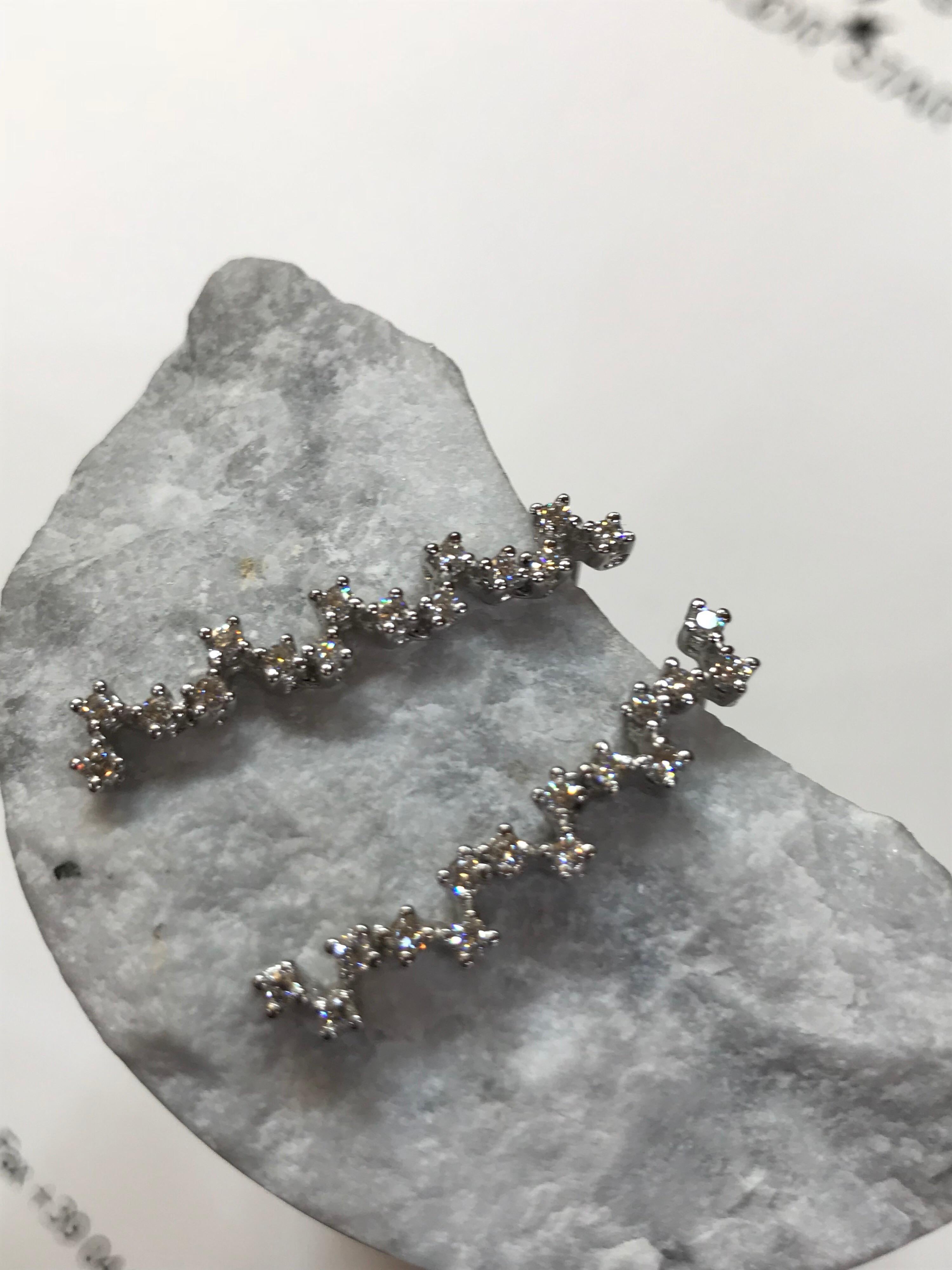 Contemporary Annellino Italian Fine Jewellery White Diamond Drop 18kt White Gold  Earrings For Sale