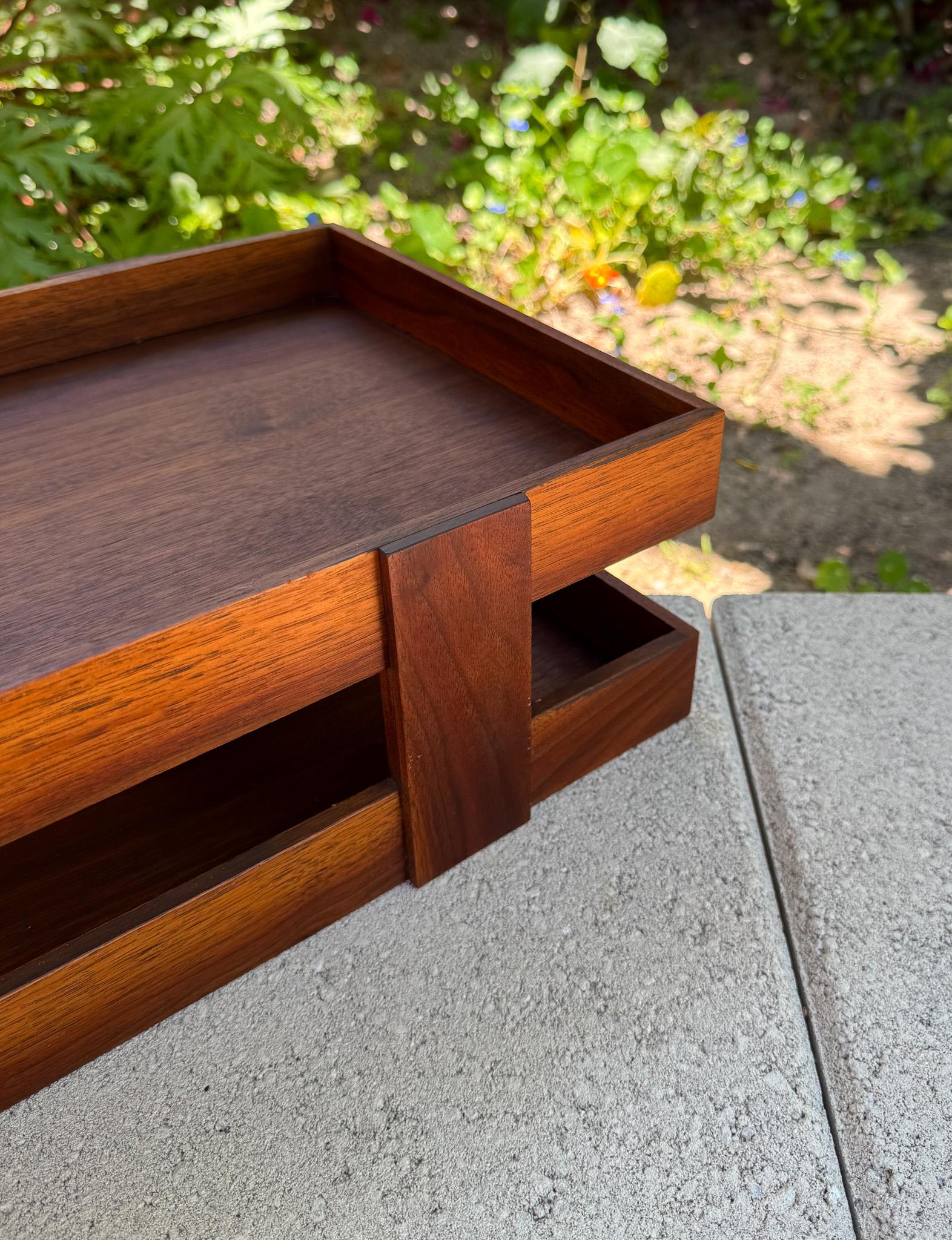 Annemarie Davidson & Blaine Rath Walnut & Enamel Letter Tray, California, c.1970 For Sale 6
