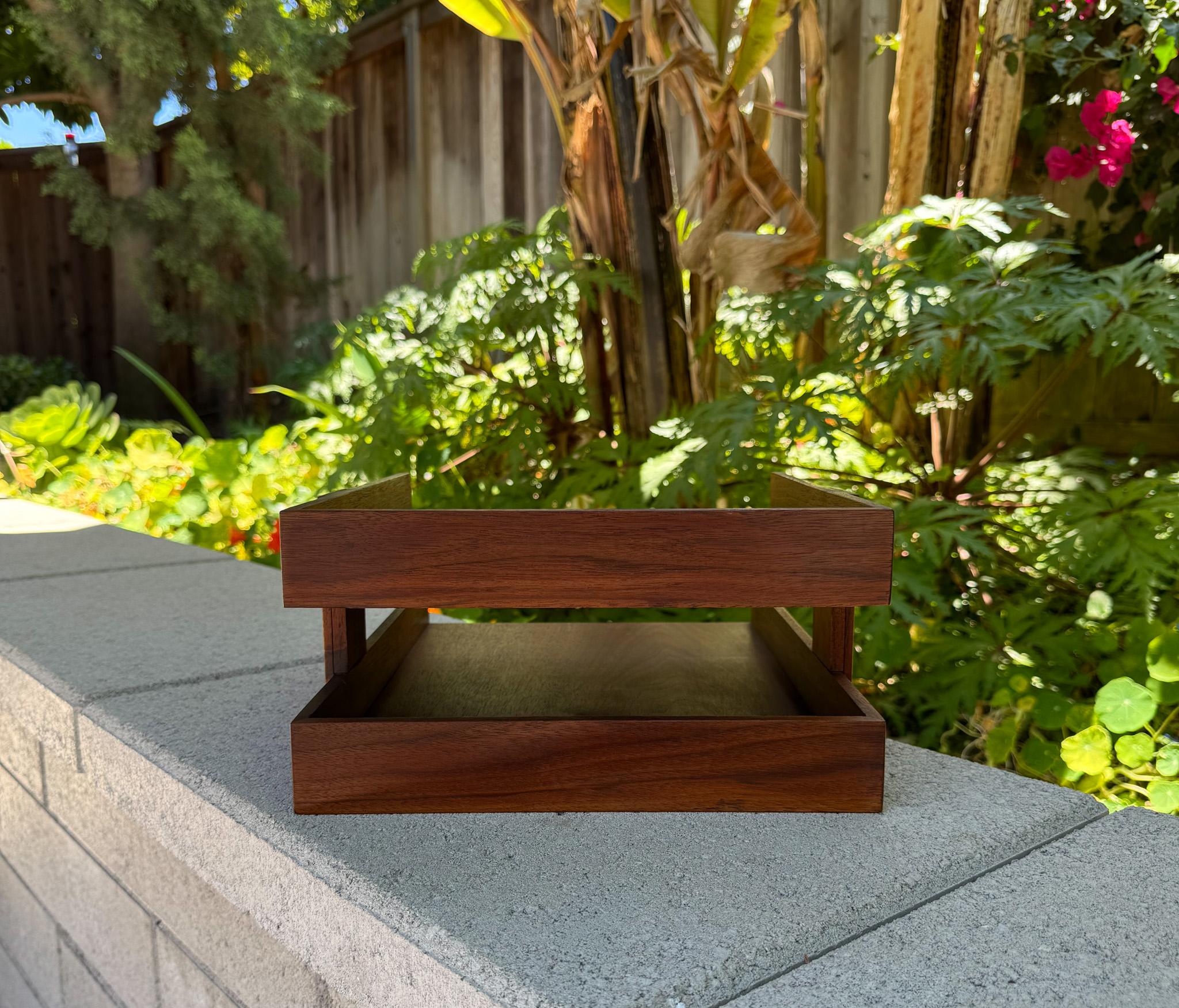 Annemarie Davidson & Blaine Rath Walnut & Enamel Letter Tray, California, c.1970 For Sale 10