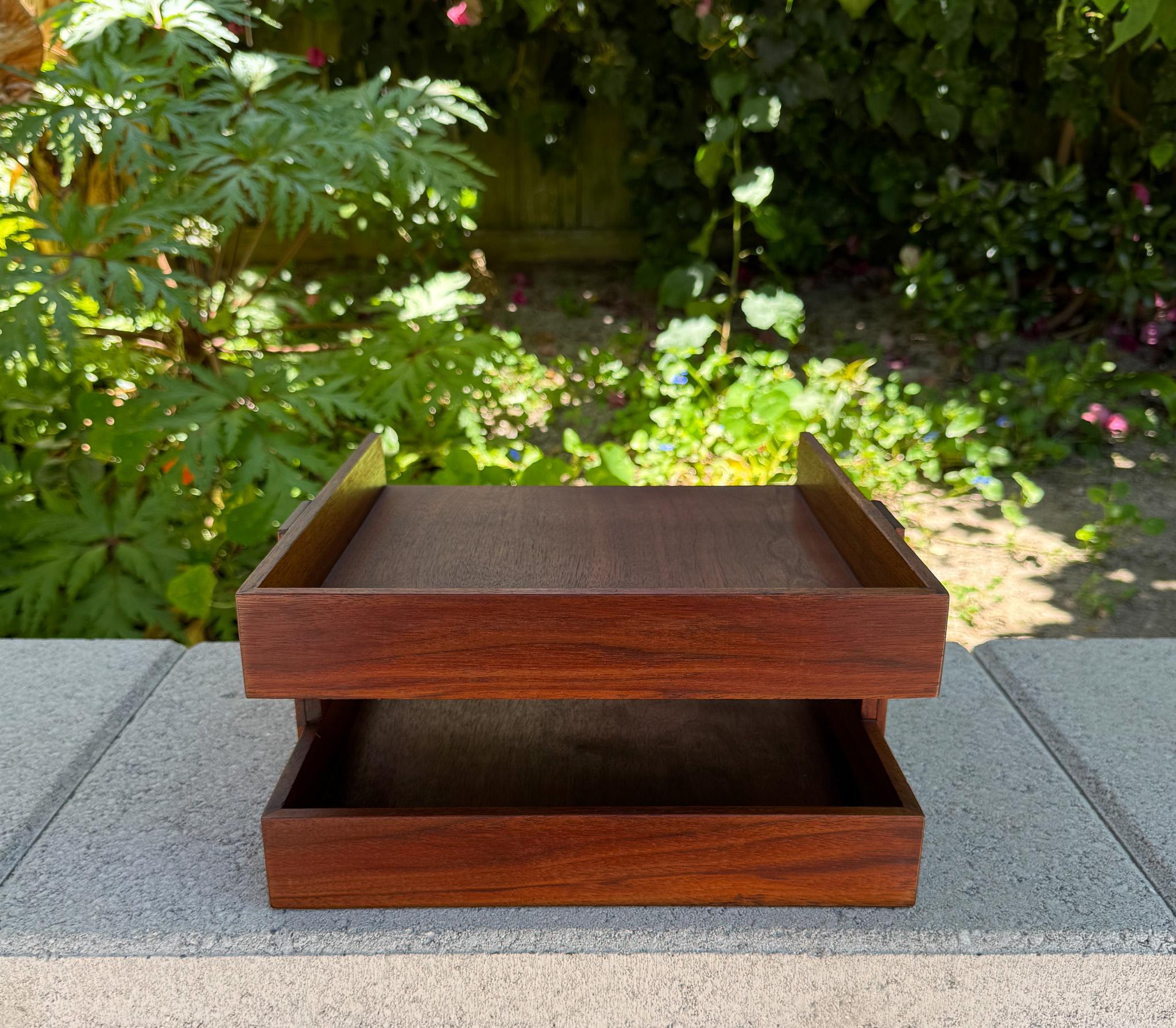 Annemarie Davidson & Blaine Rath Walnut & Enamel Letter Tray, California, c.1970 For Sale 2