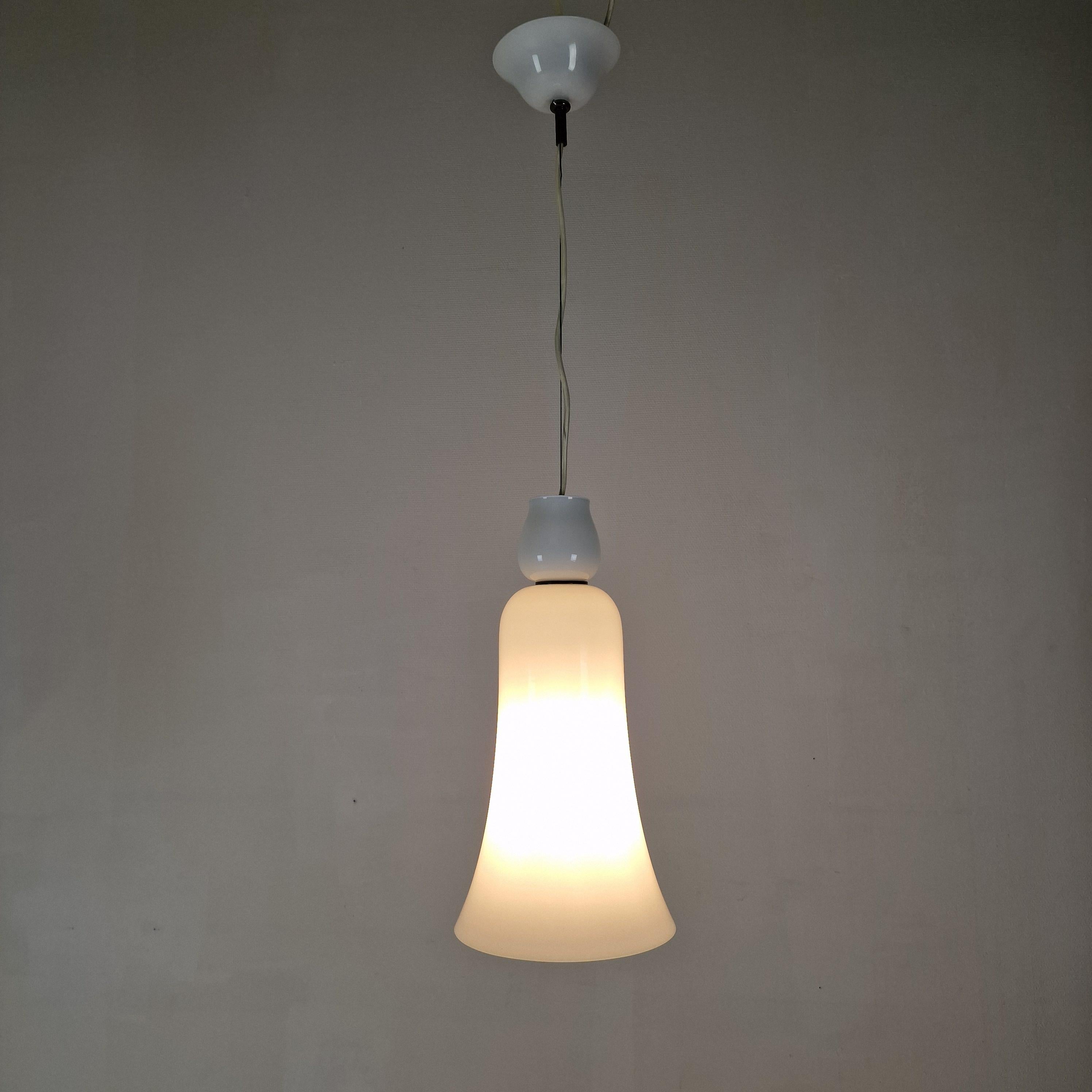 Italiano Lampadario Anni Trenta Luce di Venini in vetro di Murano bianco in vendita