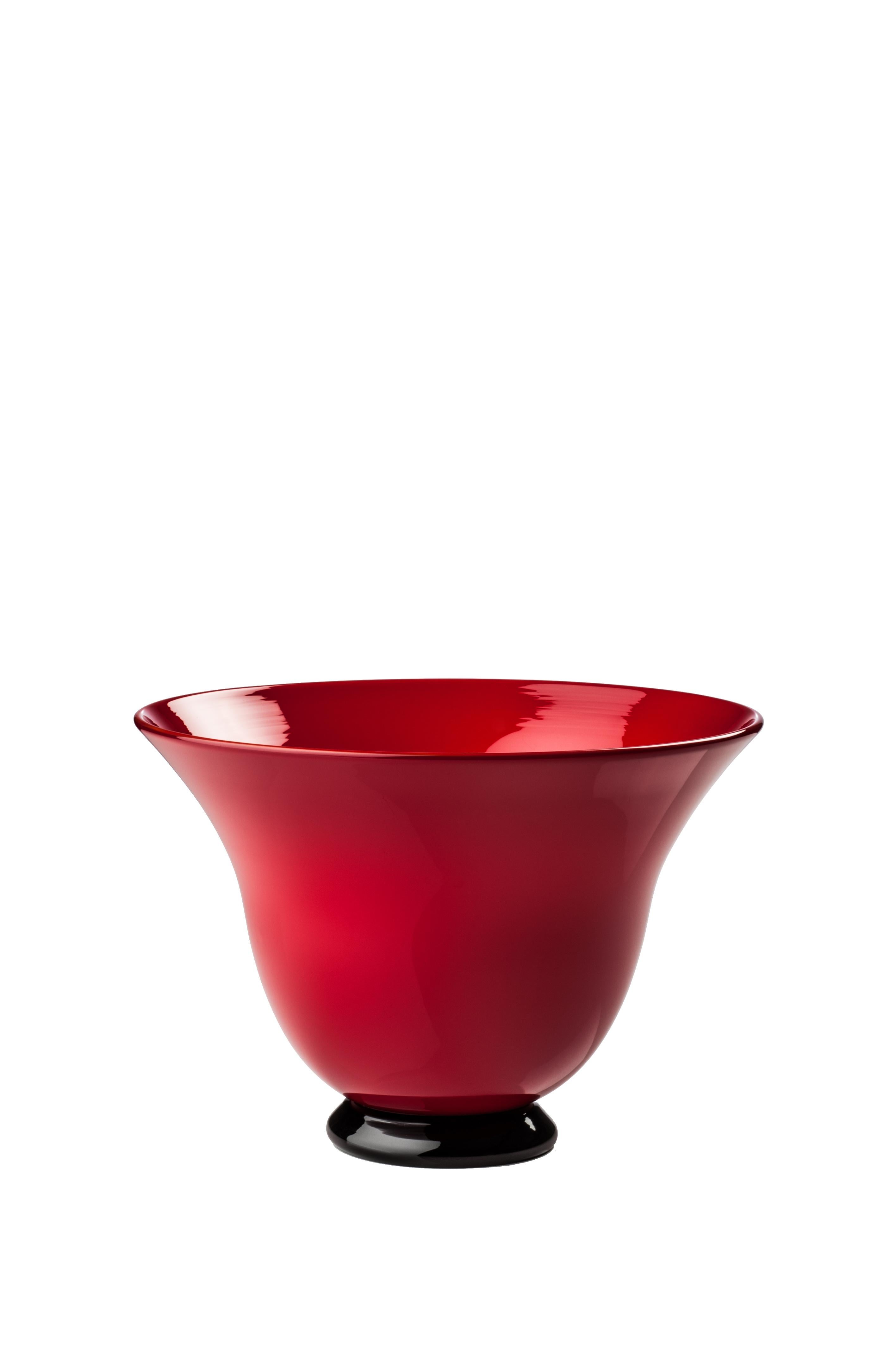 Venini glass bowl in red. Perfect for indoor home decor as container or statement piece for any room. Also available in other colors on 1stdibs. 

Dimensions: 25 cm diameter x 17.5 cm height.