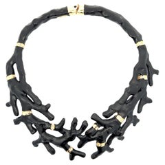 A Baldini Italian Swarovski Crystal and Black Coral Statement Necklace (Collier de cristal Swarovski et de corail noir)