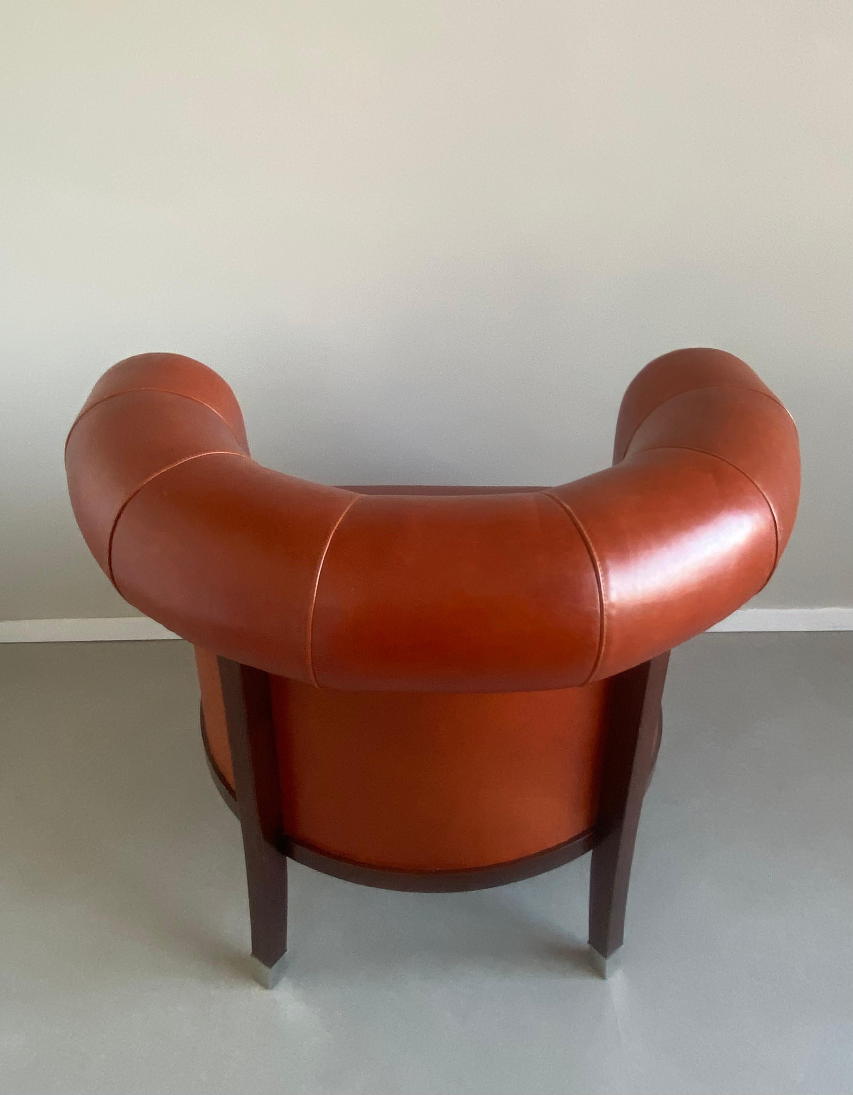 Annibale Colombo Classic Style Leather Armchair In Good Condition For Sale In Schagen, NL