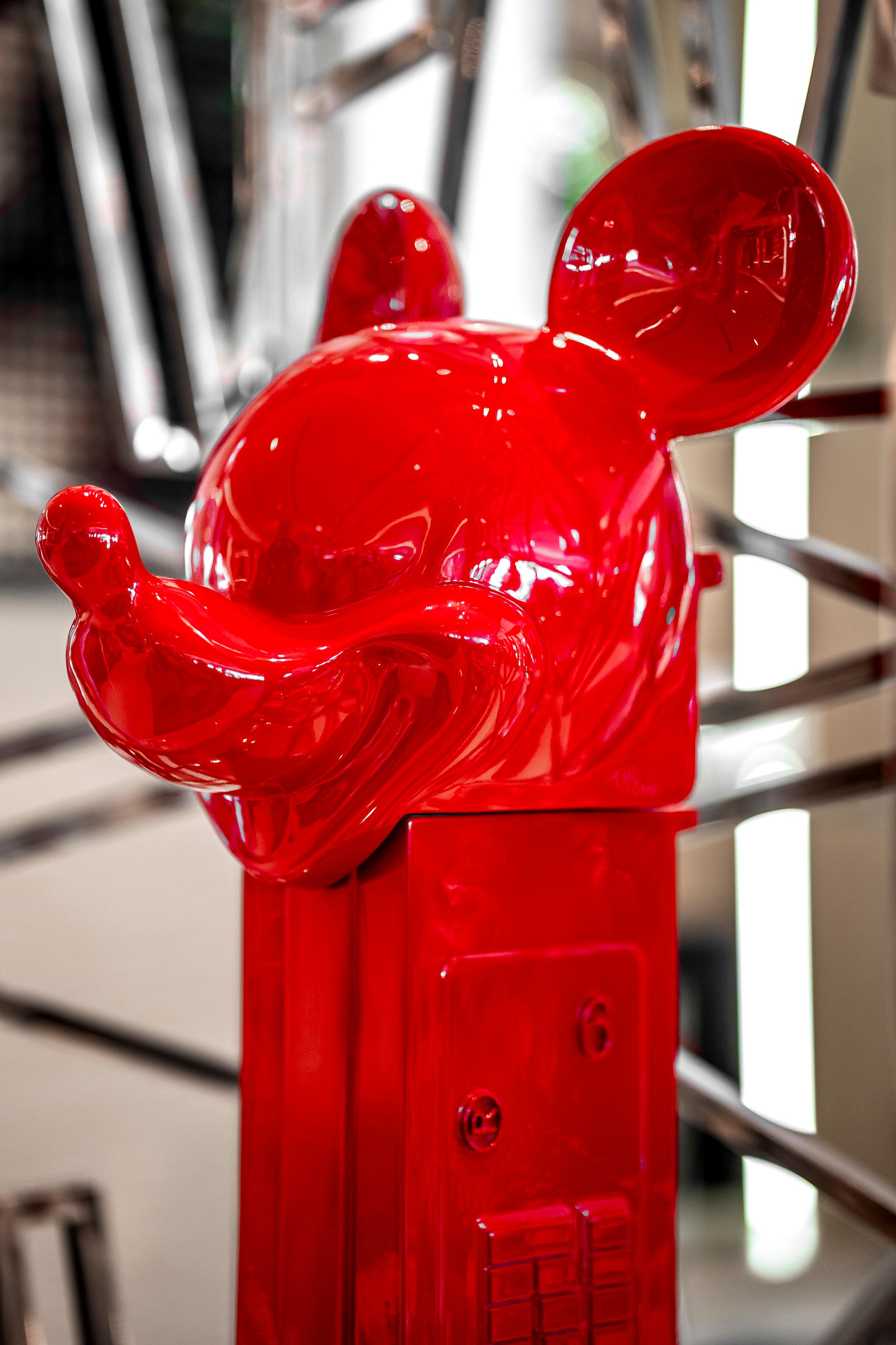 Distributeur Pez Mickey Tribute - Sculpture by annick cuadrado