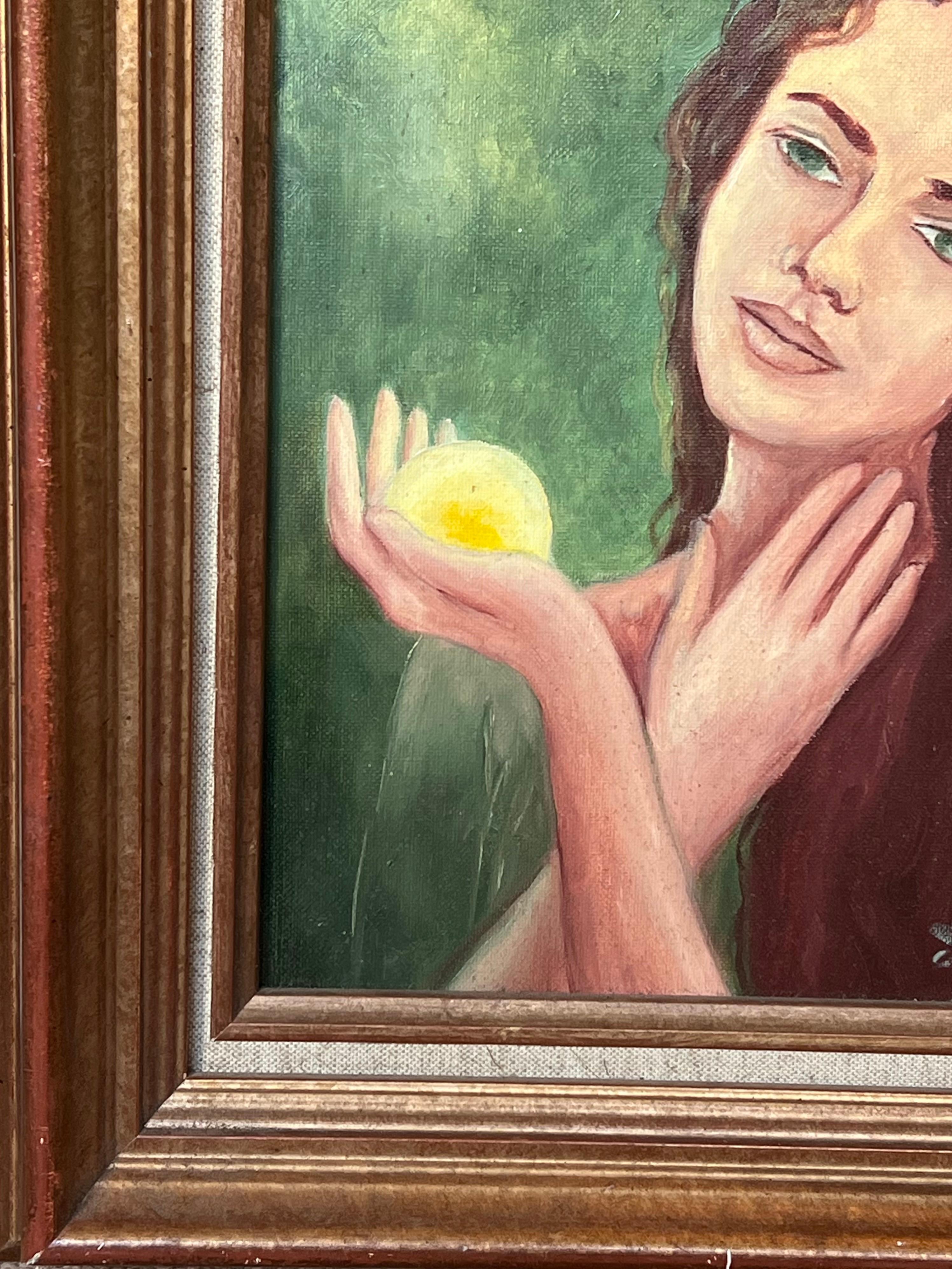 Portrait d'une dame au regard fixe tenant un cristal lumineux dans un cadre vert Français en vente 4