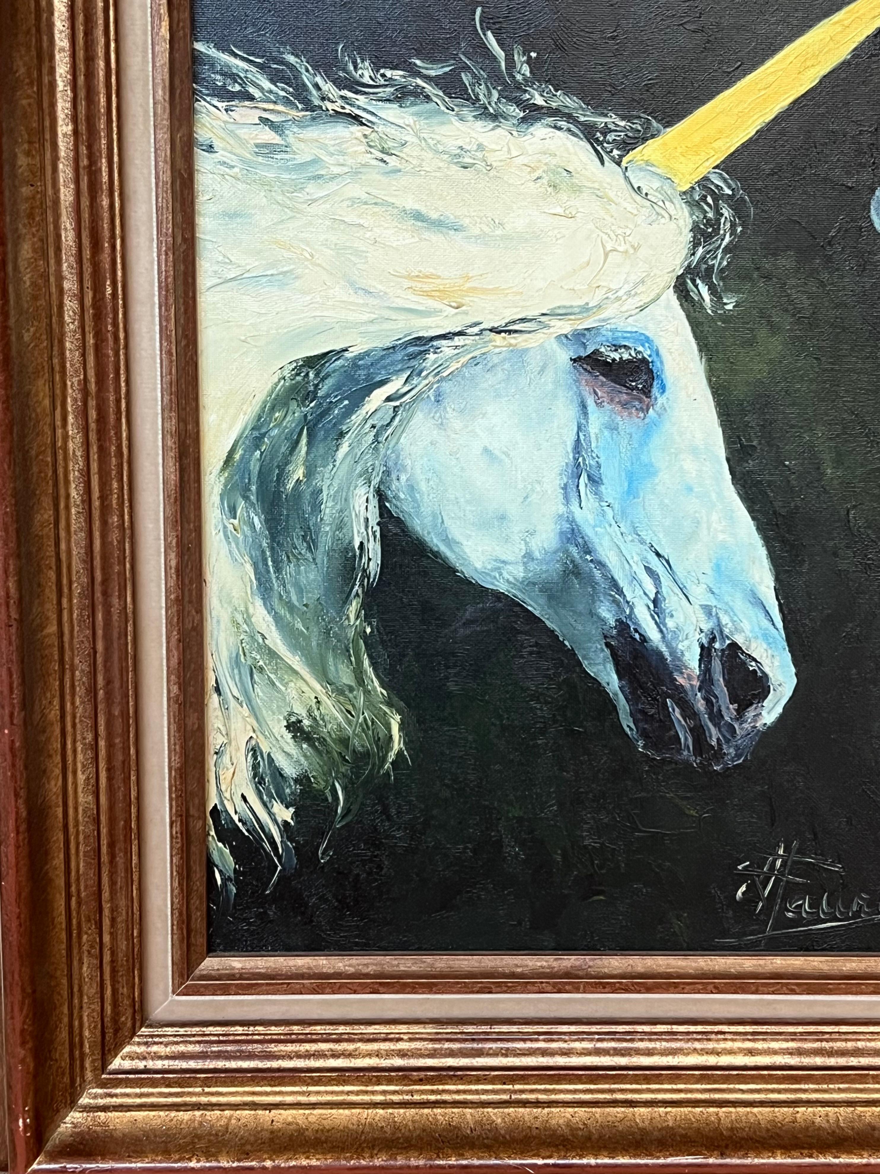 Porträt eines Majestätsblauen Einhorns mit goldenem Horn, gerahmt, 20. Jahrhundert (Schwarz), Animal Painting, von Annie Faure