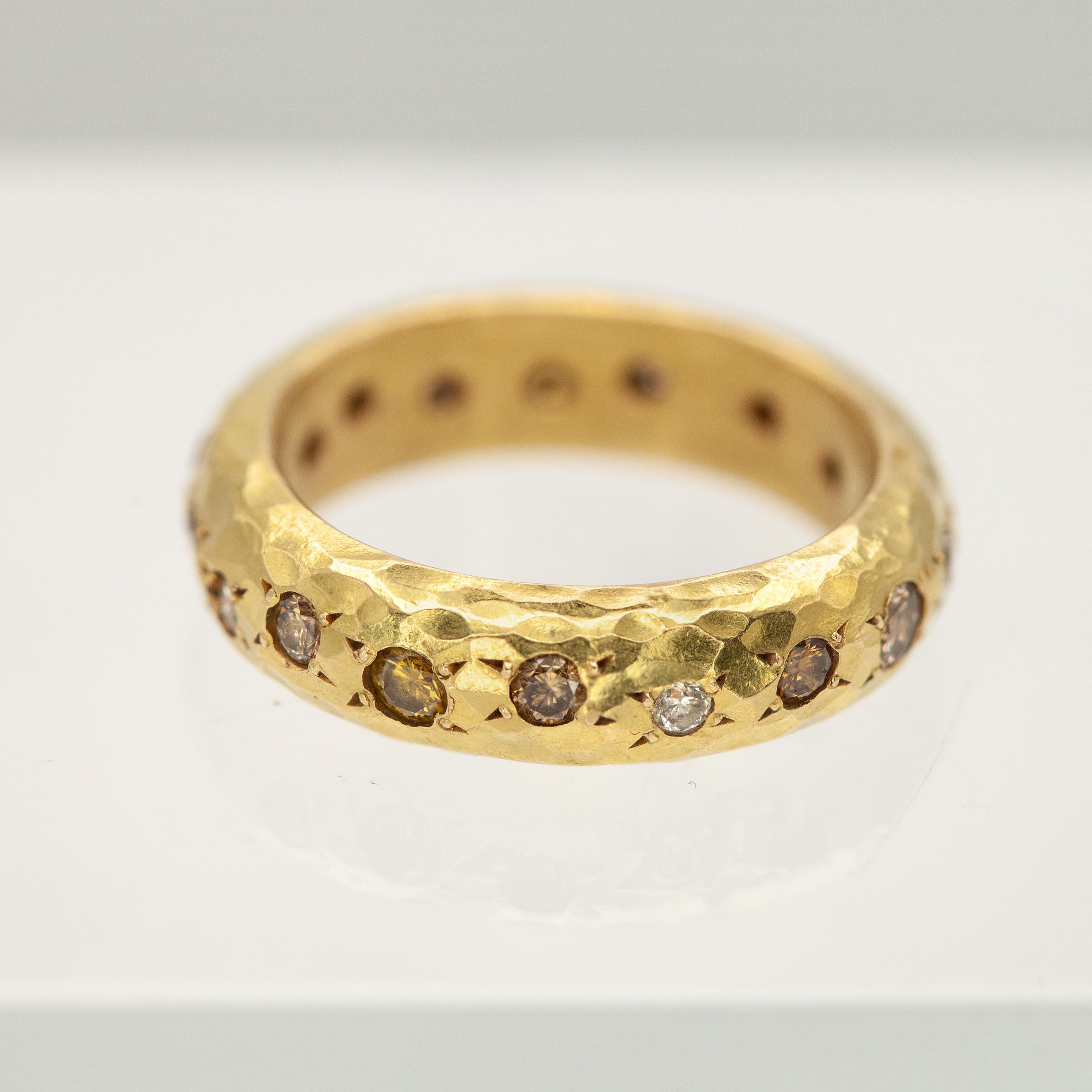 Moderne Annie Fensterstock 18K Bague à diamant fantaisie dispersé en vente