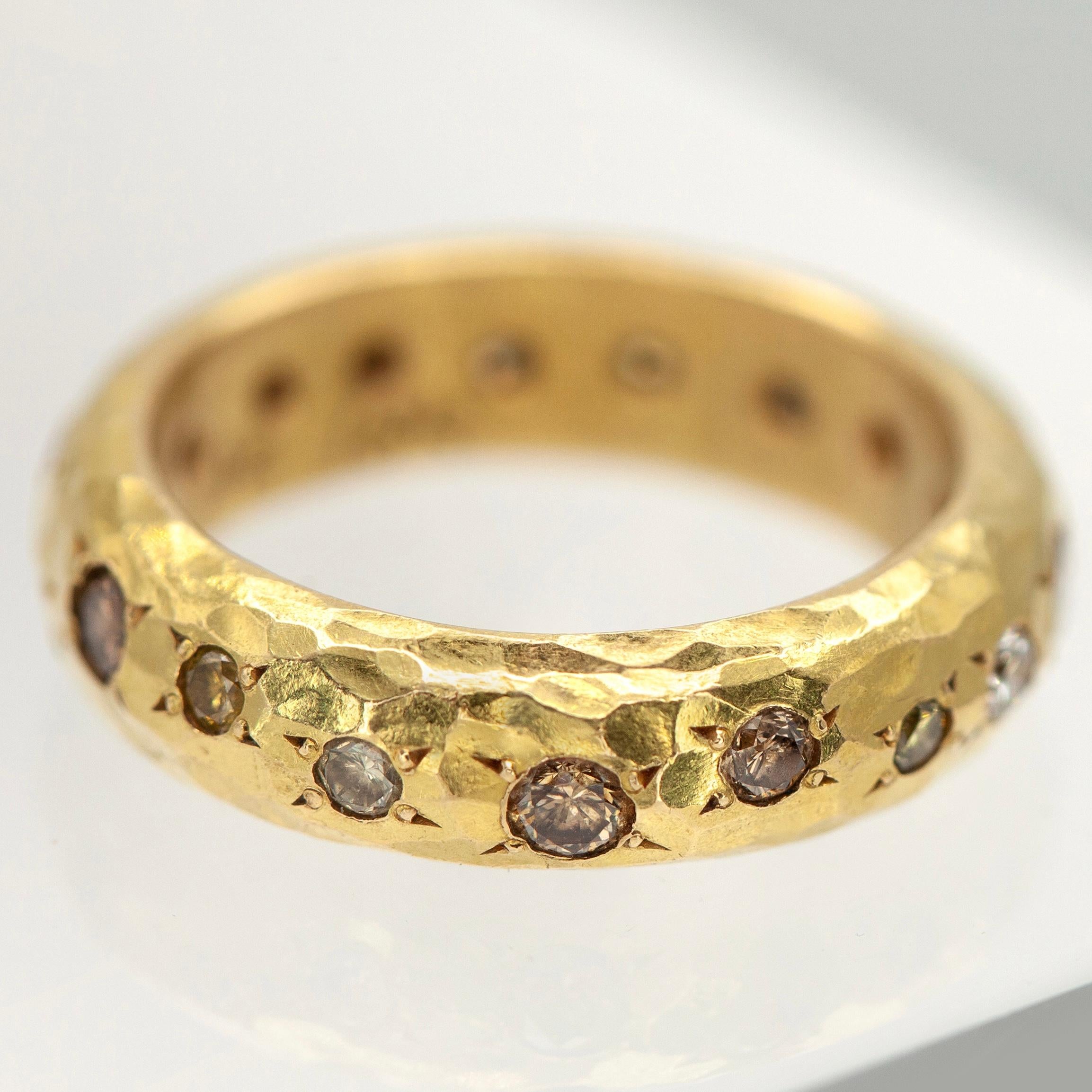 Annie Fensterstock 18K Bague à diamant fantaisie dispersé Unisexe en vente