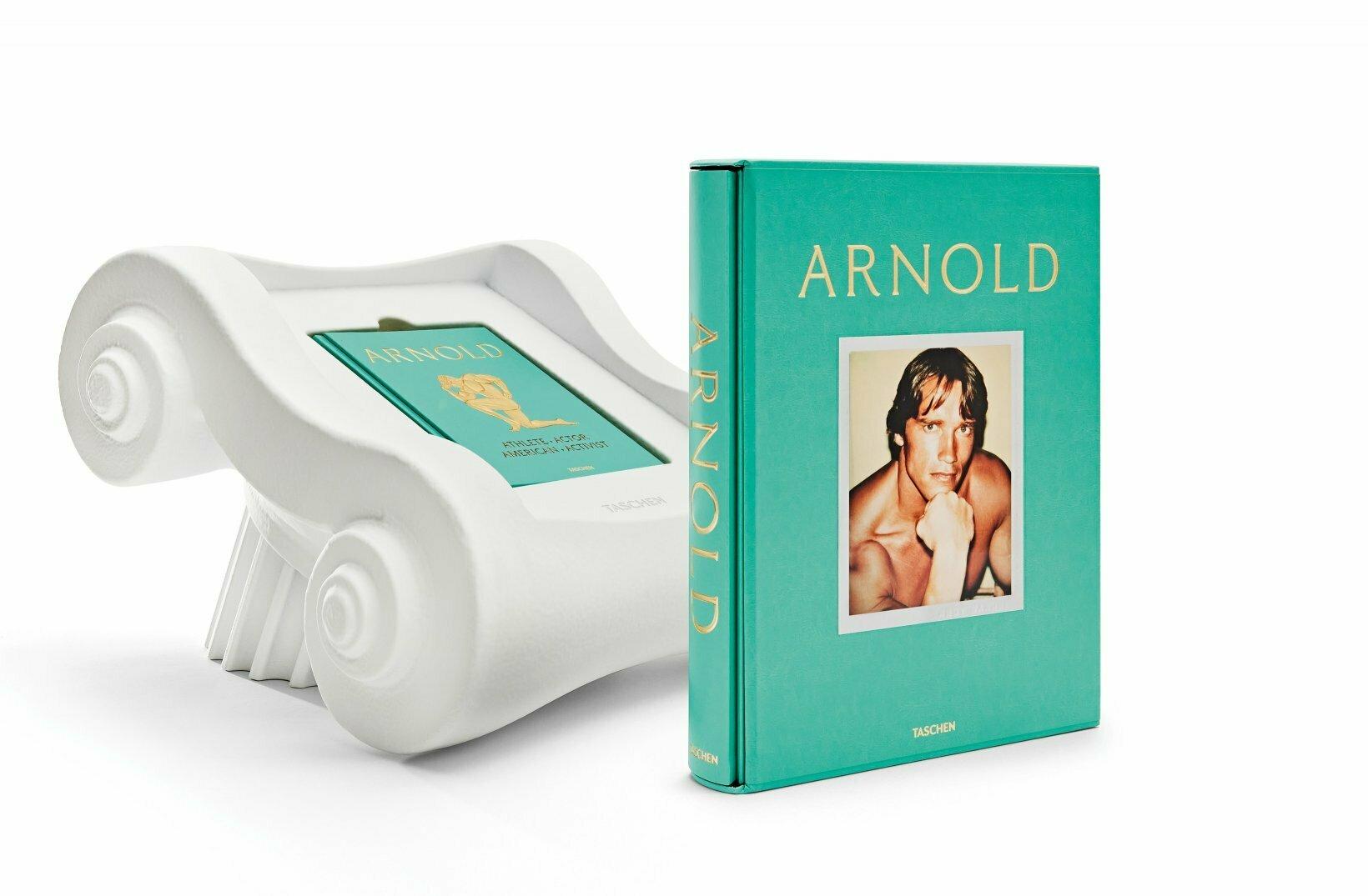 ARNOLD Schwarzenegger. Impression et livre en aluminium signés Annie Leibovitz ChromaLuxe en vente 3