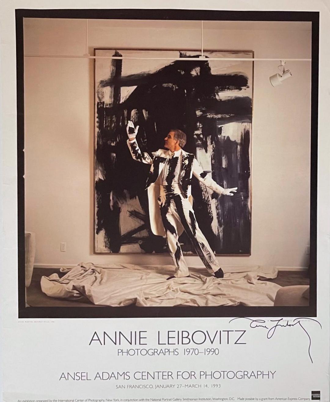 Annie Leibovitz
Photographies 1970-1990 (signées par Annie Leibovitz), 1993
Affiche lithographique offset (signée)
Signé au marqueur noir au recto.
30 × 24 pouces
Ansel Adams Center for Photography, San Francisco en collaboration avec la National