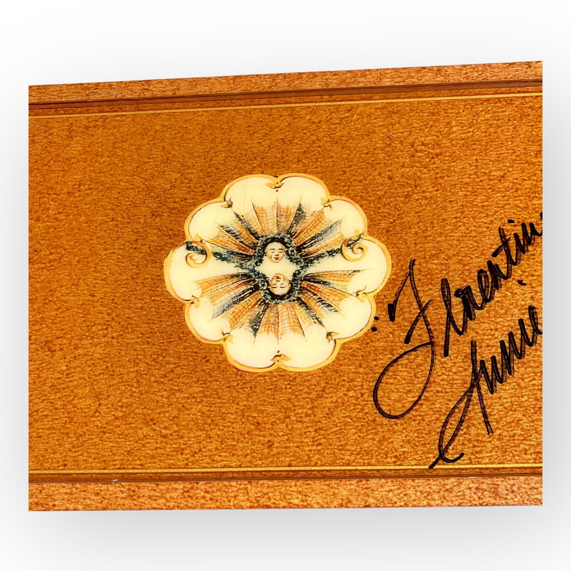 Annie Modica Florentine signiert lackiert Serviertablett (Hartholz) im Angebot