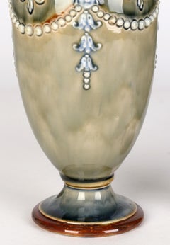 Annie Partridge, Paar Doulton Lambeth, Jugendstilvasen mit Jungfrauenmasken