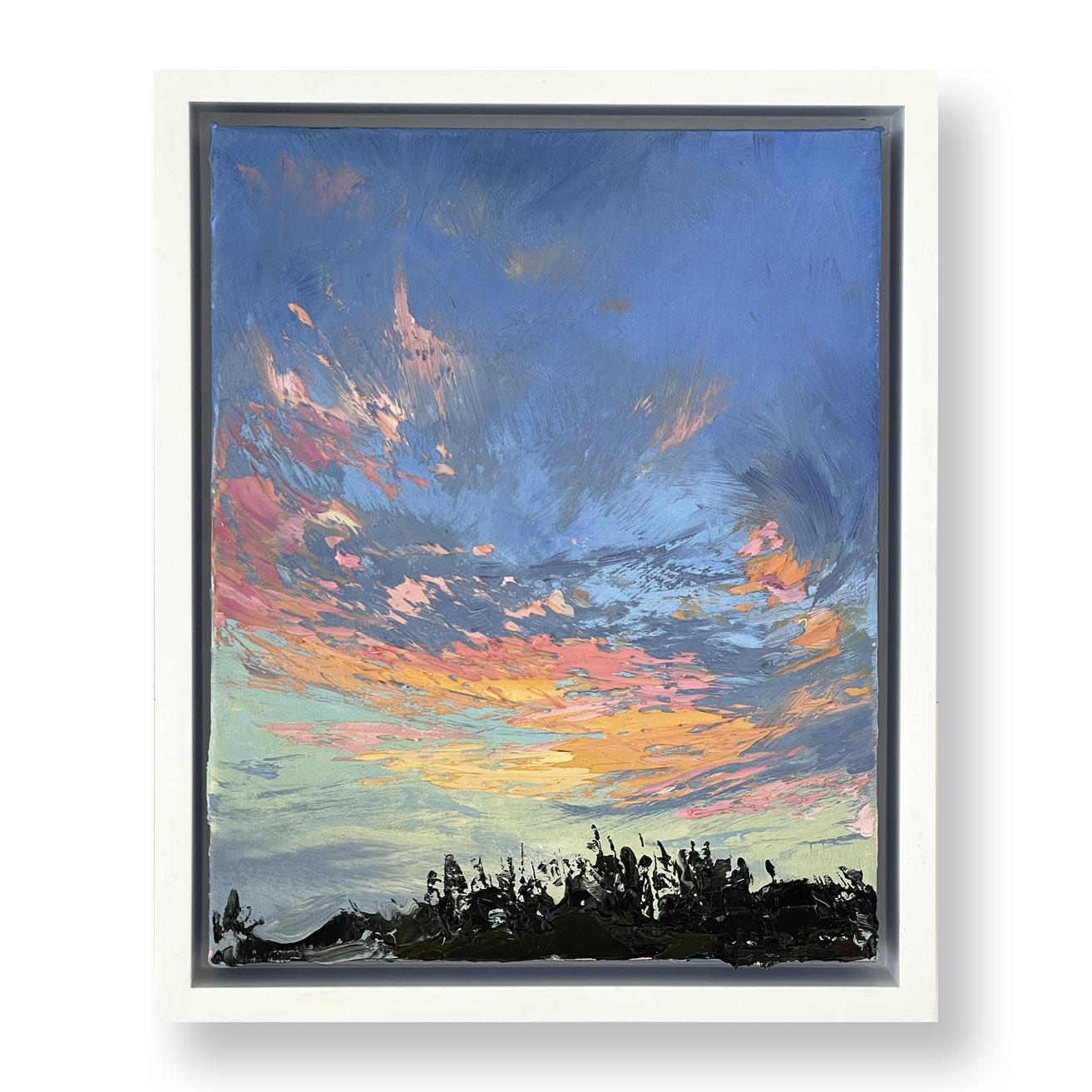 Blaue und orangefarbene Skyscape von „Skies Delight I“ vor dunkelgrünem Blattwerk. – Painting von Annie Wildey