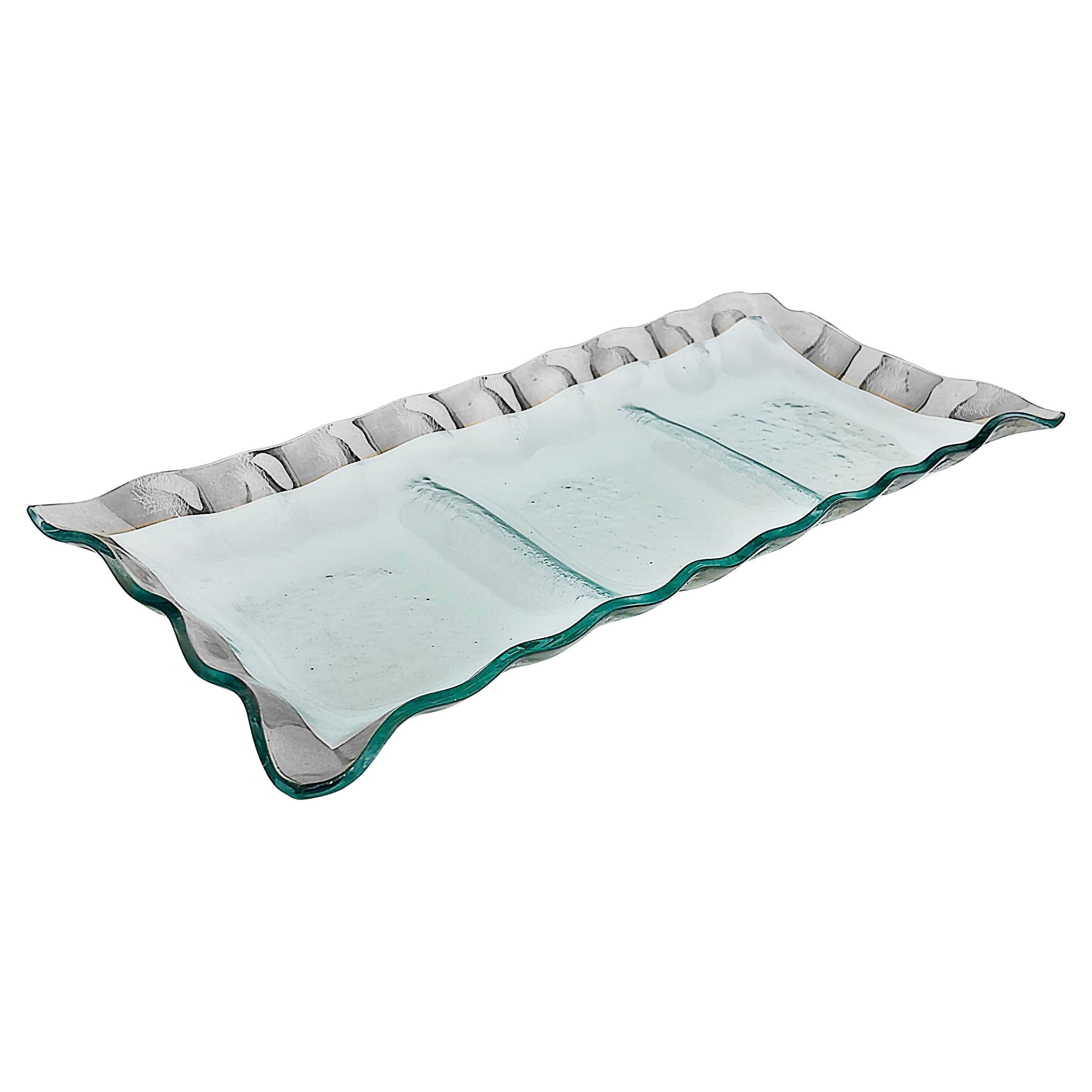 AnnieGlass Roman Platinum 3-teiliges Serviertablett für Hors d'oeuvres, gekräuselter Rand im Angebot